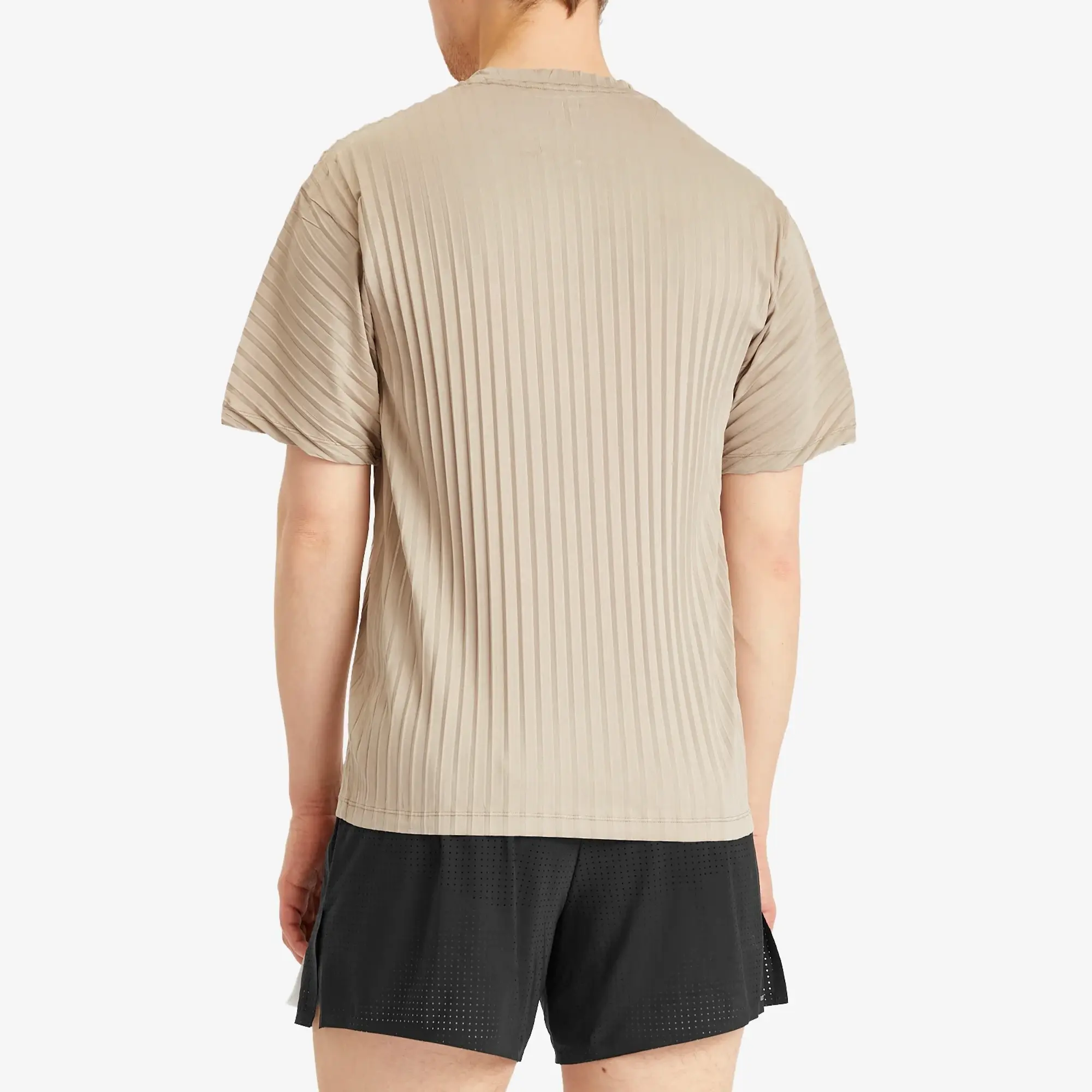 Satisfy Men's AuraLite™ Pleated T-Shirt Mineral Dune
