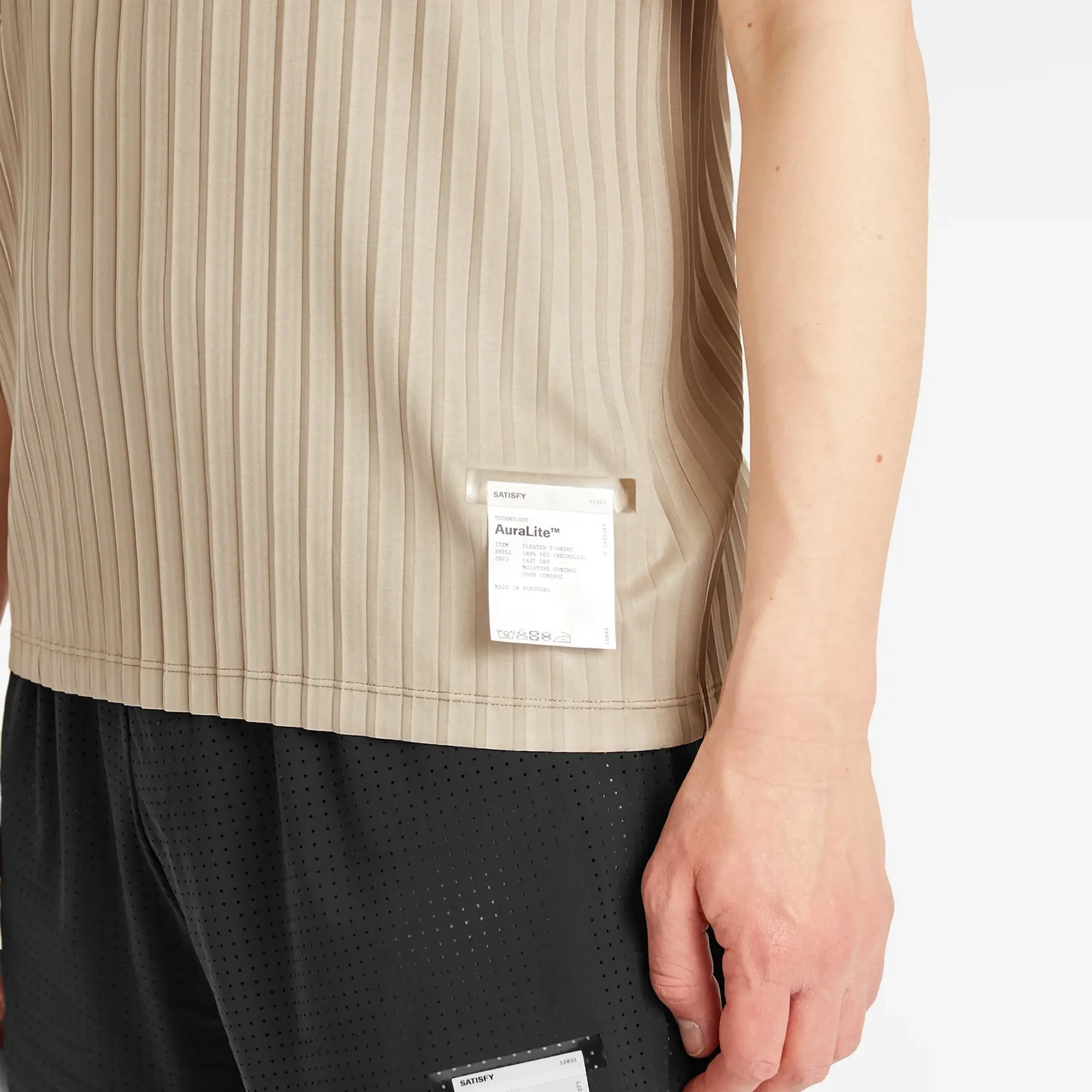 Satisfy Men's AuraLite™ Pleated T-Shirt Mineral Dune