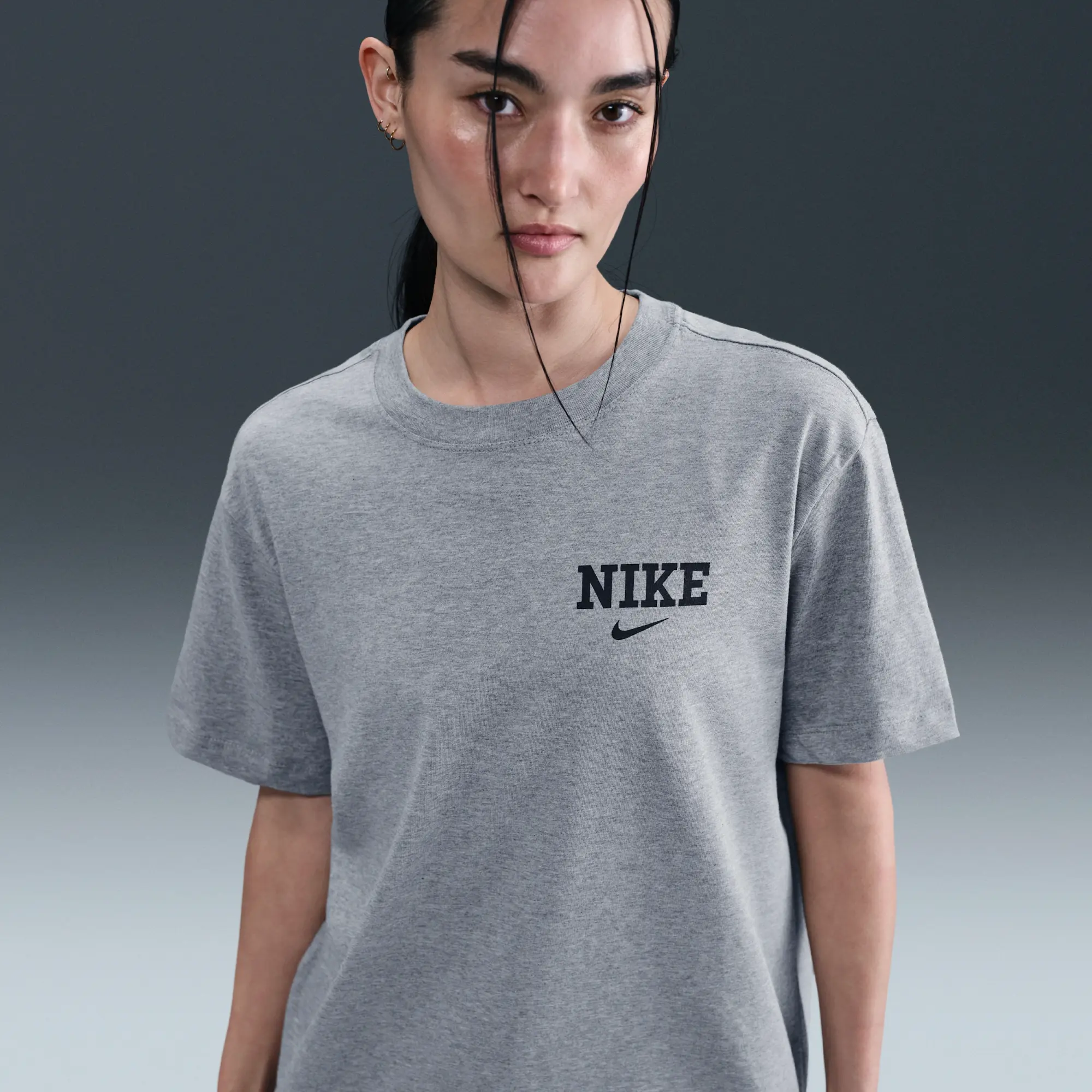 Nike Sportswear Women's T-shirt - Grey - Cotton