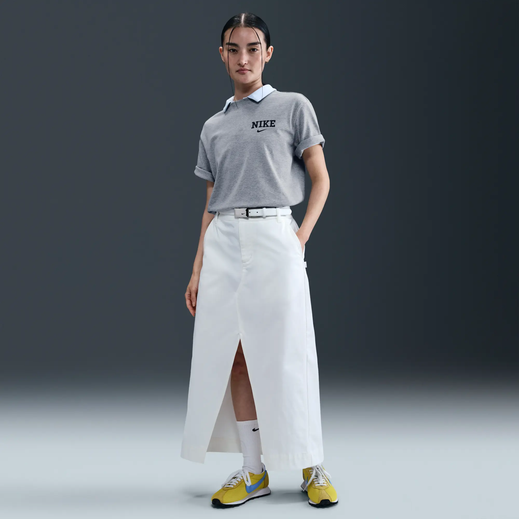 Nike Sportswear Women's T-shirt - Grey - Cotton