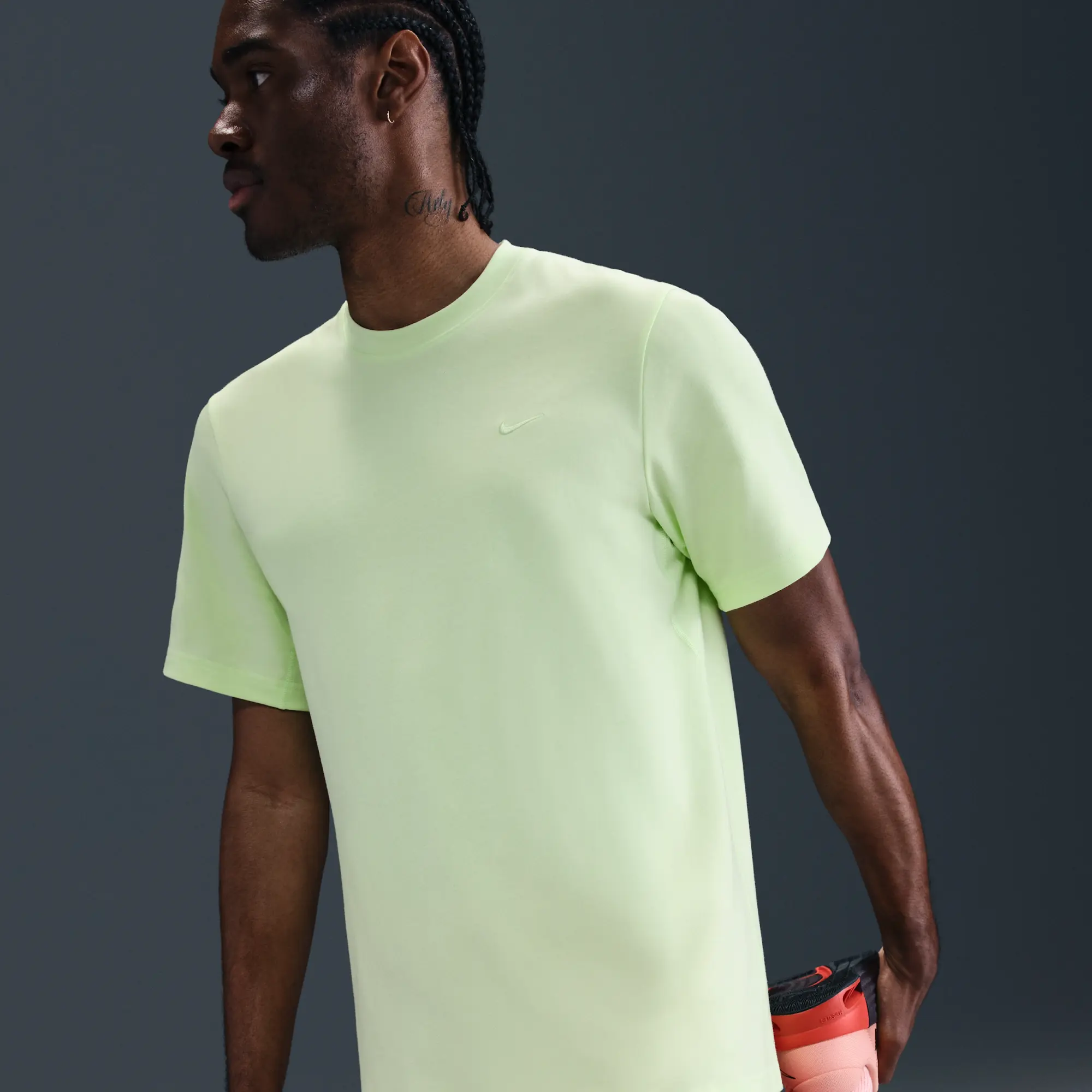 Nike Primary Men's Dri-FIT Short-sleeve Versatile Top - Green - Cotton/Polyester