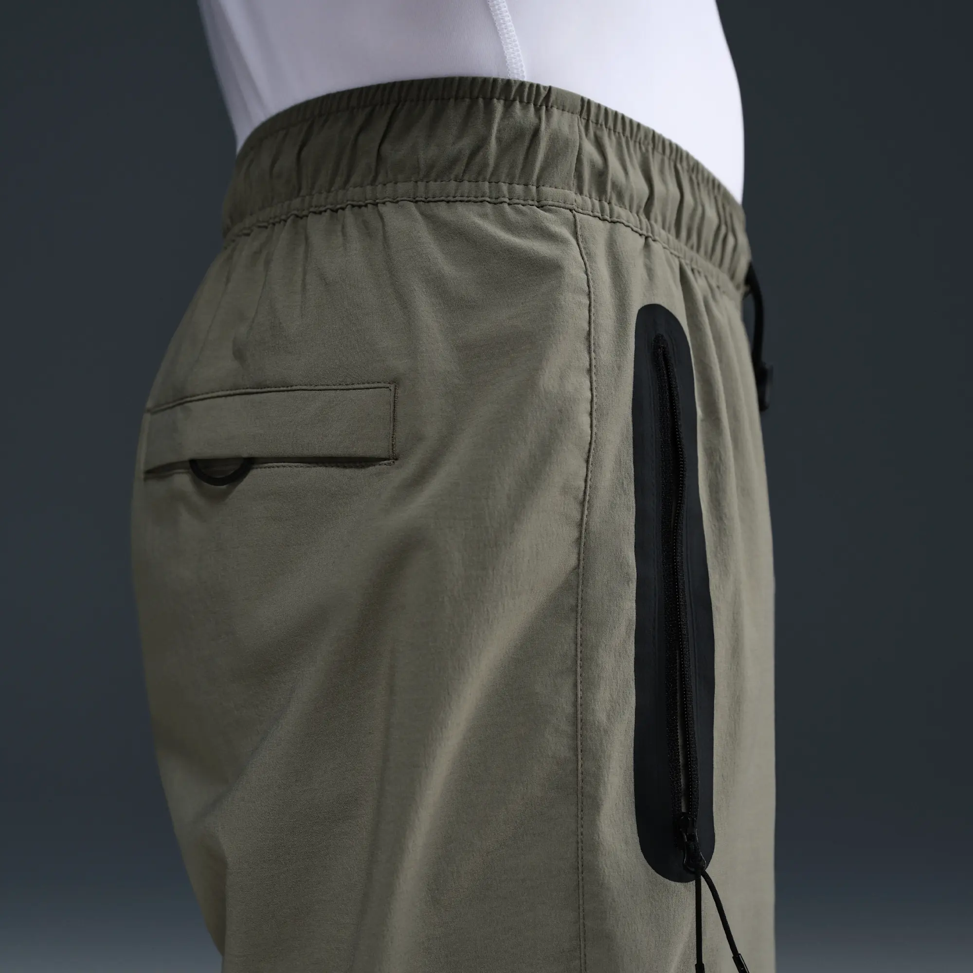 Nike Tech Men's Woven Trousers - Green - Nylon/Elastane