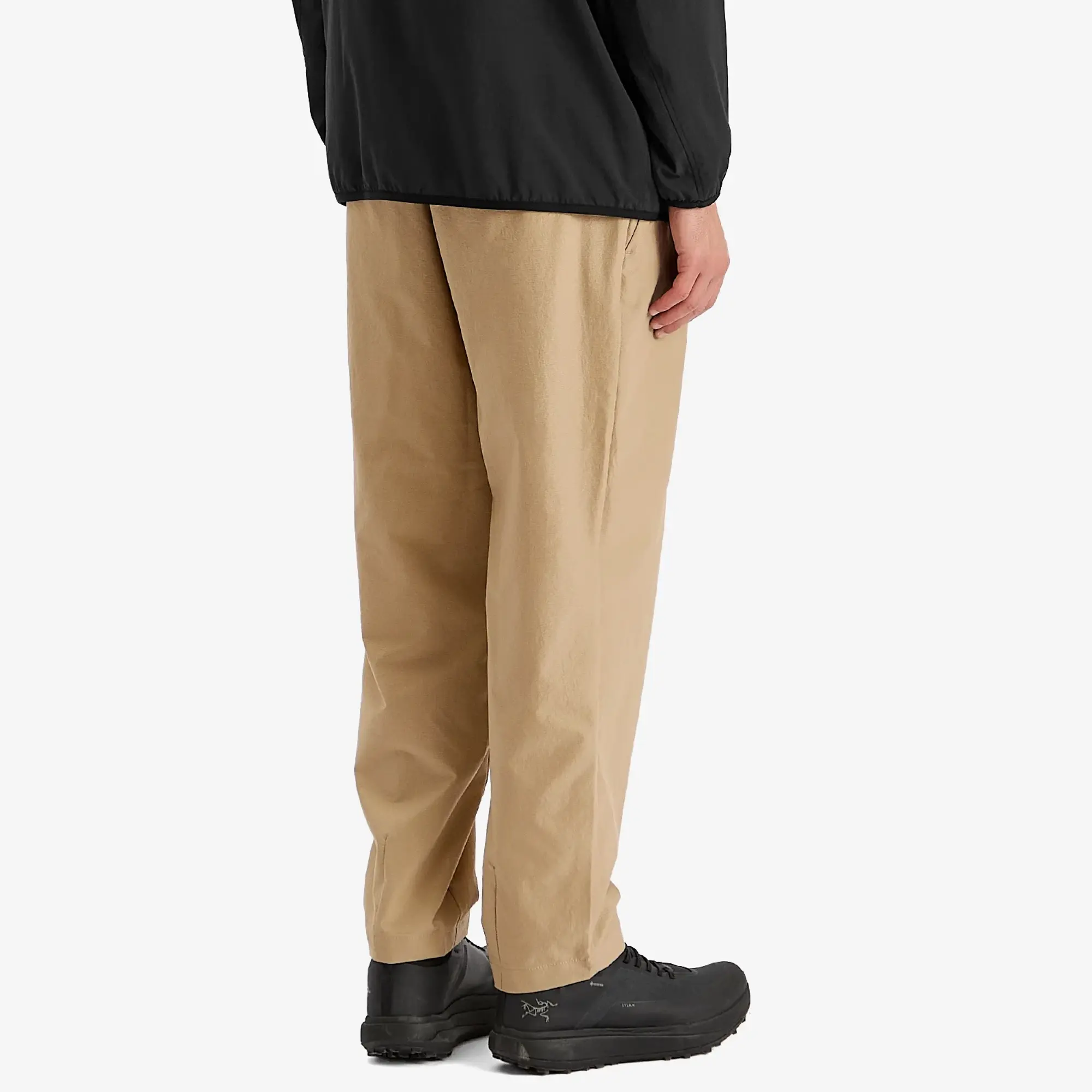 NANGA Men's Dotair® Comfy Tuck Tapered Trousers Beige