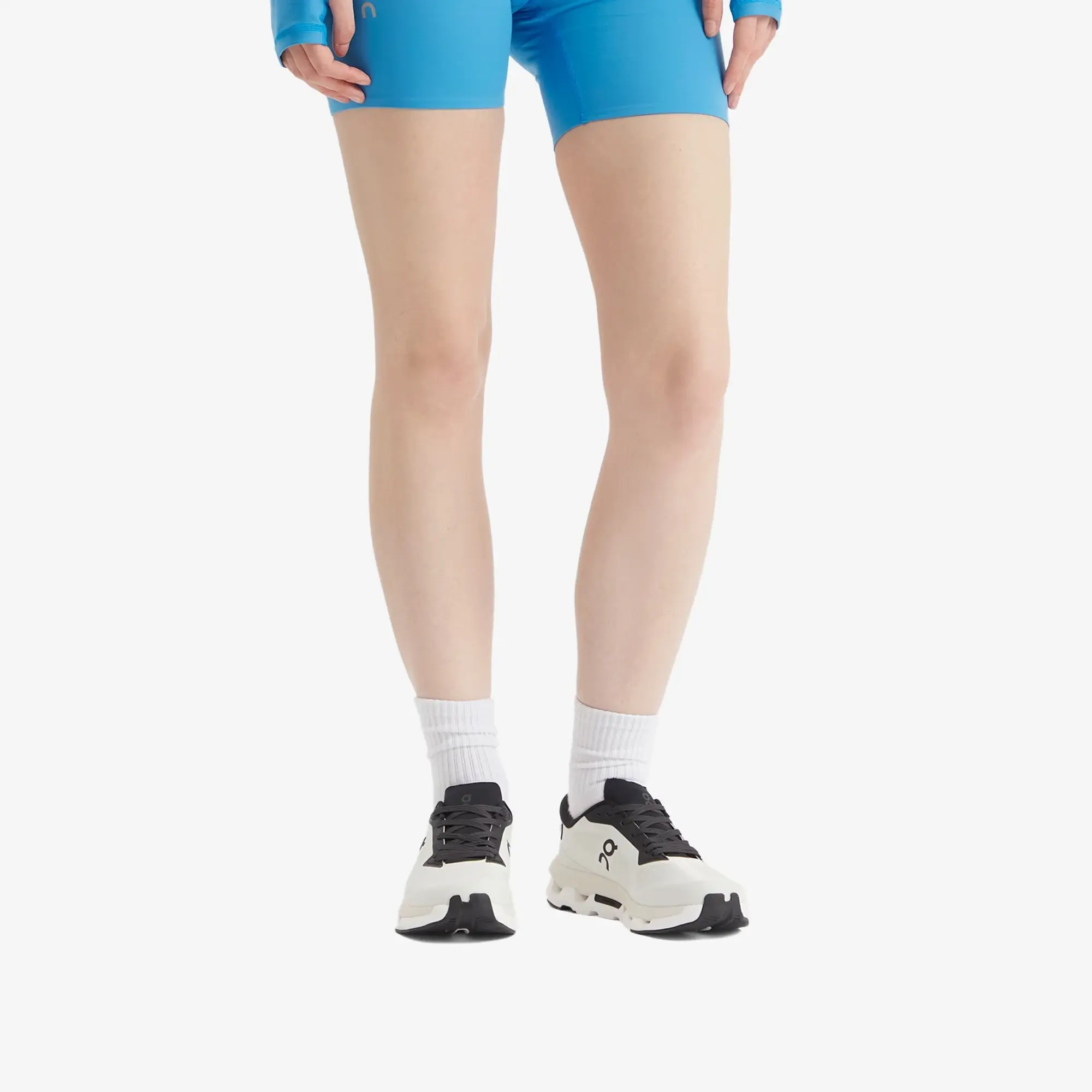 ON Women's CloudzON Women'se Sneaker Ice/Black