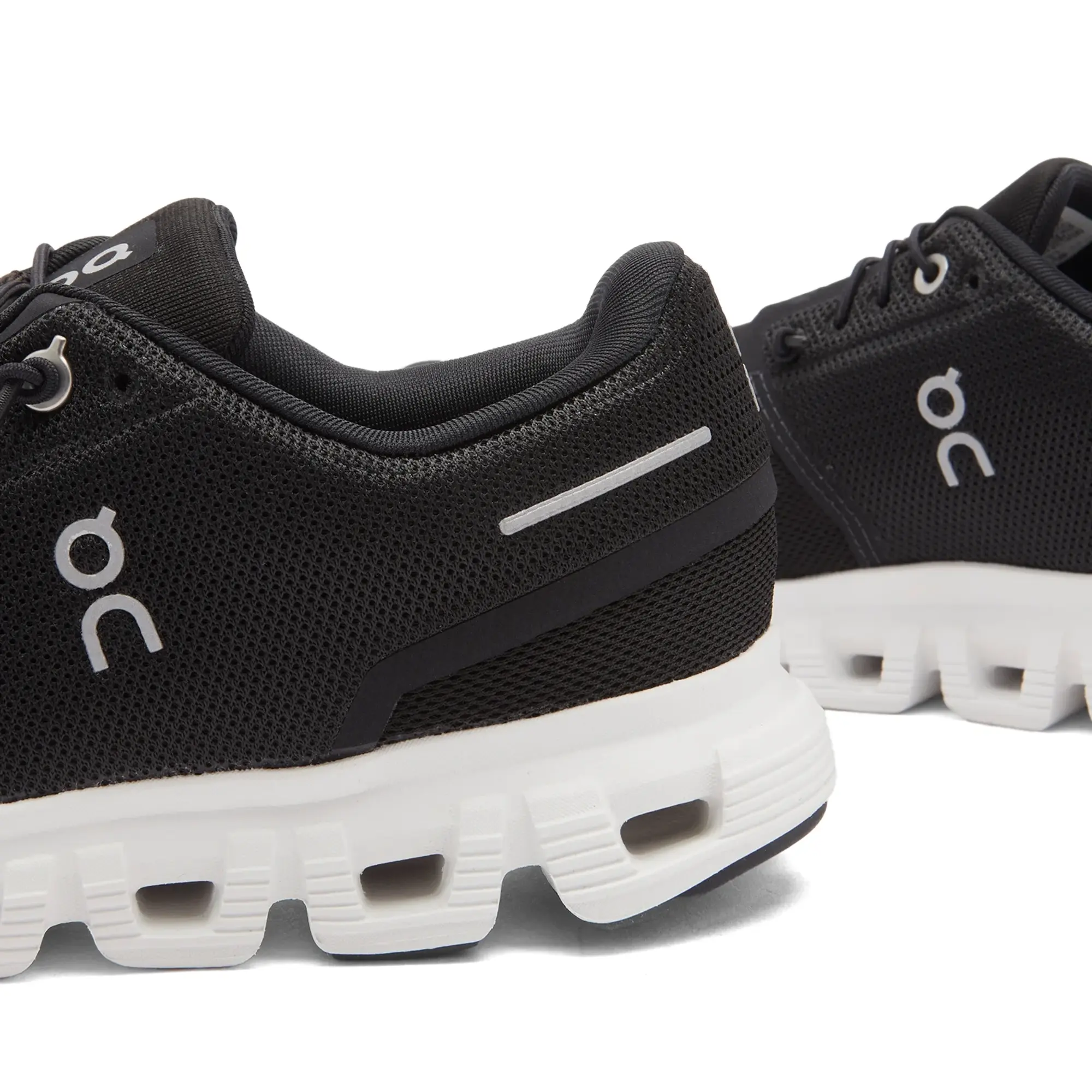 ON Women's Cloud 6 Sneaker Black/White