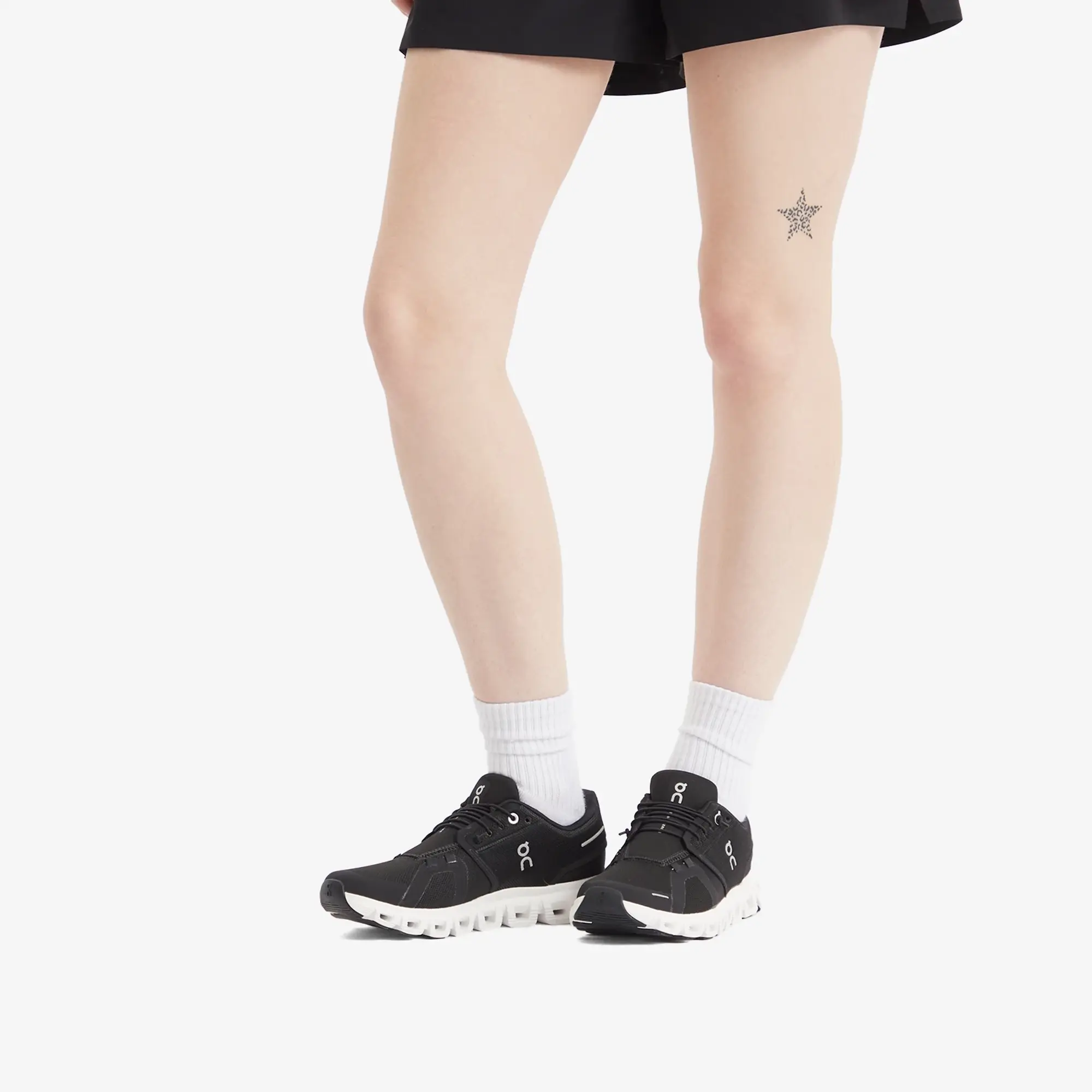 ON Women's Cloud 6 Sneaker Black/White