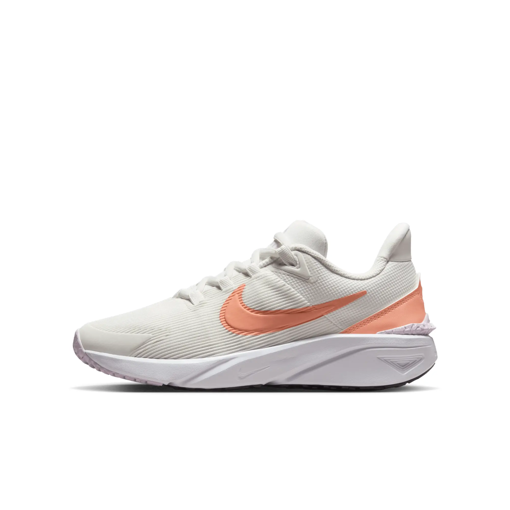 Nike Star Runner 4 Older Kids' Road Running Shoes - White - Recycled Content Minimum