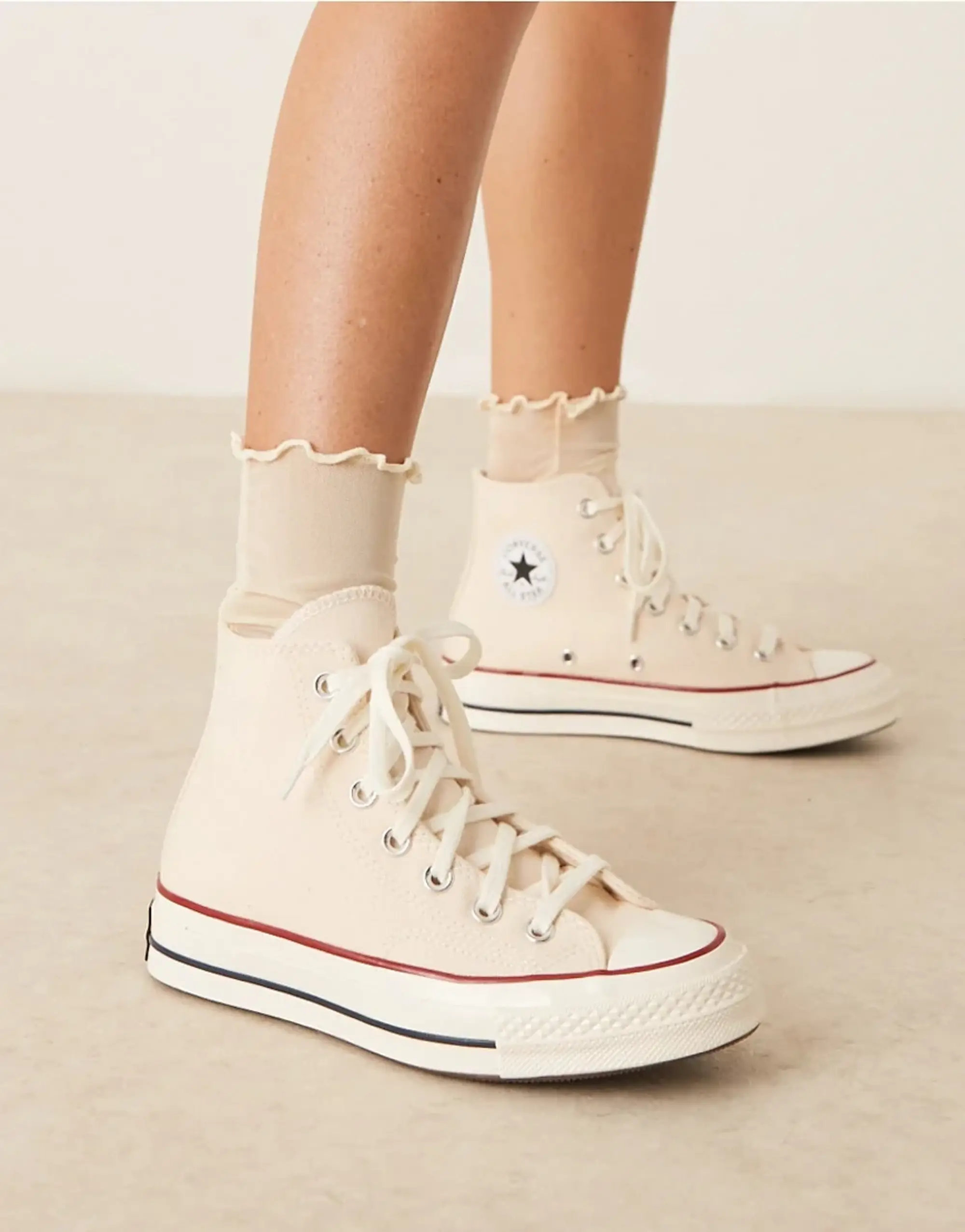 Converse Chuck 70 Hi Wide Fit Trainers In Cream-White
