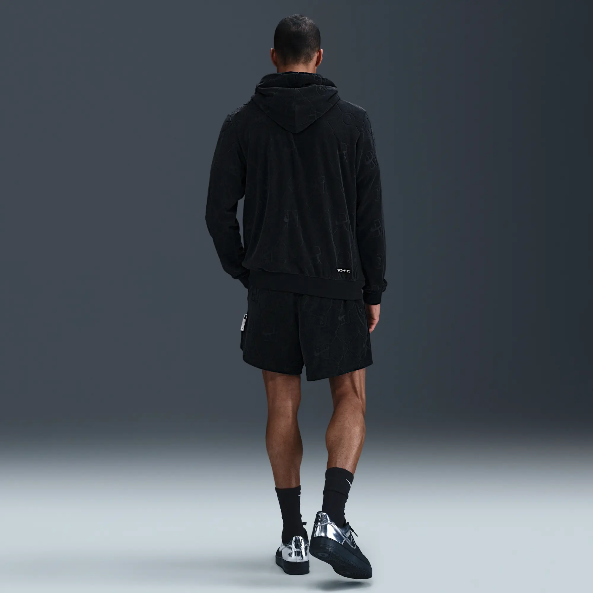 Nike Standard Issue Men's Dri-FIT 15cm (approx.) Basketball Shorts - Black - Polyester/Cotton