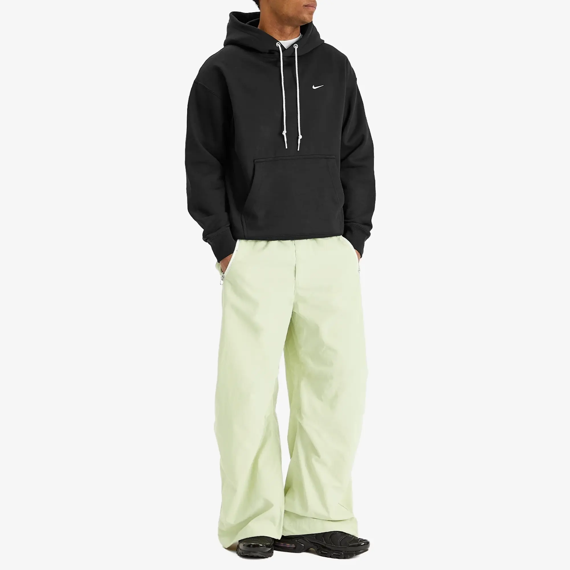 Nike Men's Project F.R.O.G Parachute Pant Olive Aura/Green Strike