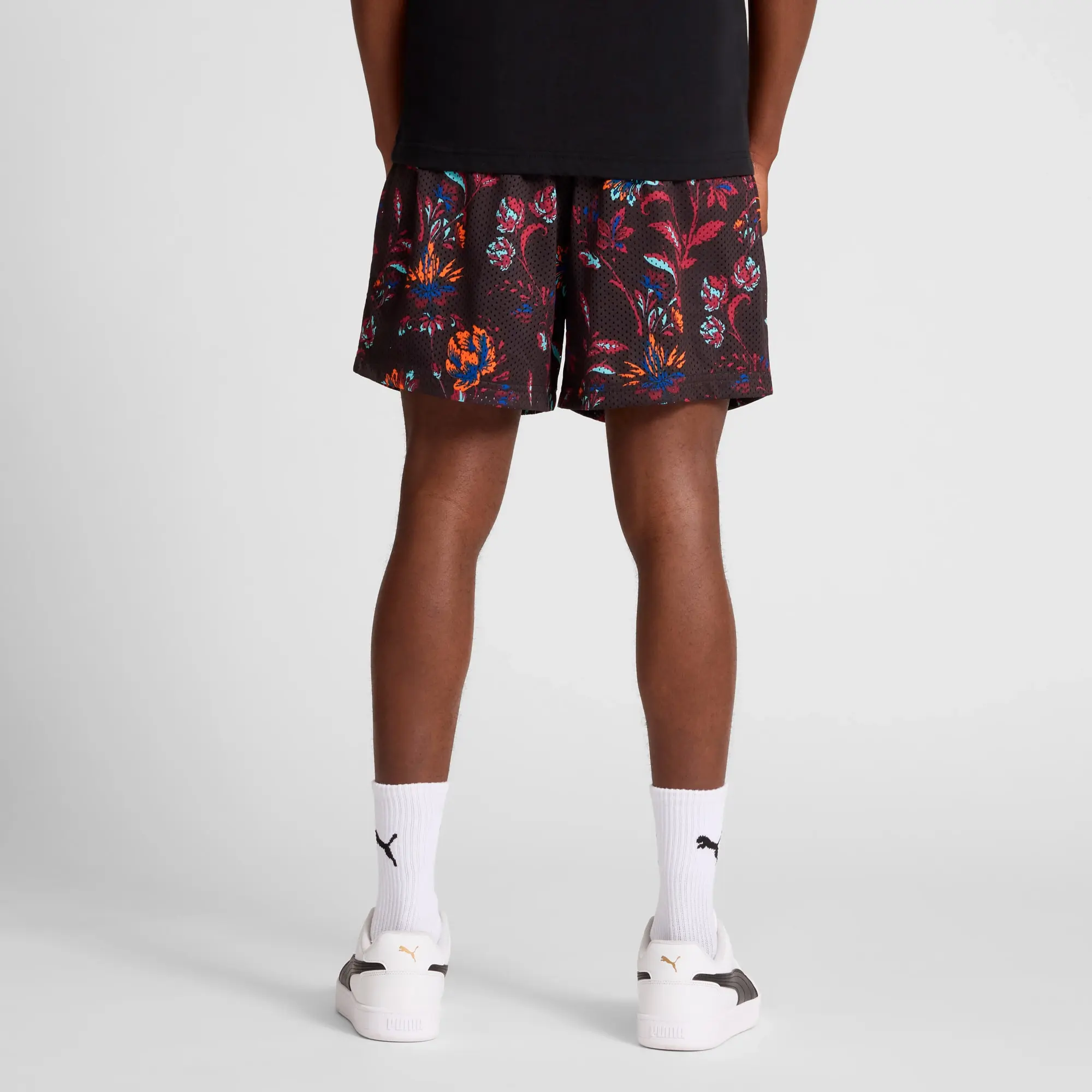 PUMA Floral Sport Graphic 6" Shorts Men, Black, size Large