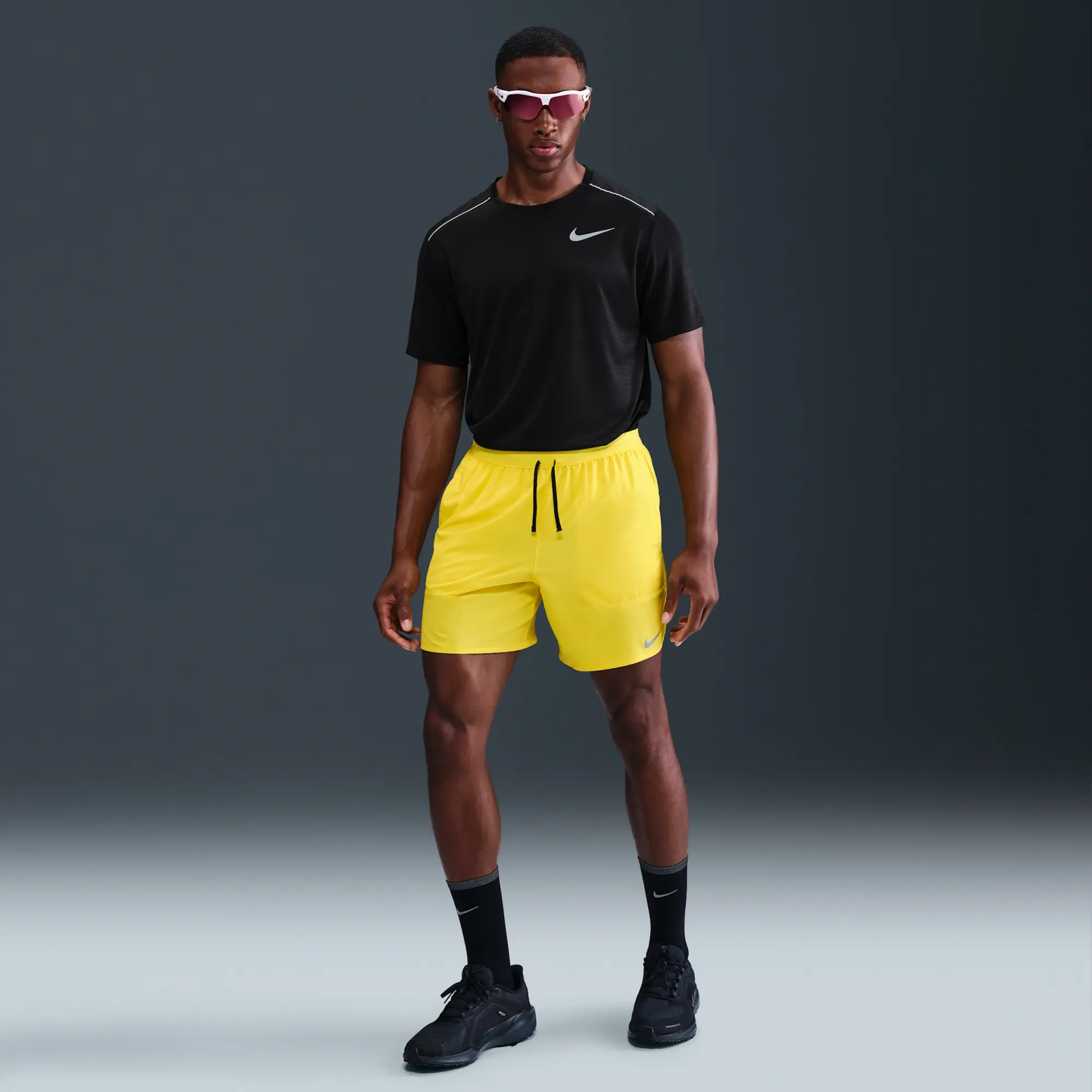 Nike Stride Men's Dri-FIT 18cm (approx.) Brief-Lined Running Shorts - Yellow - Polyester