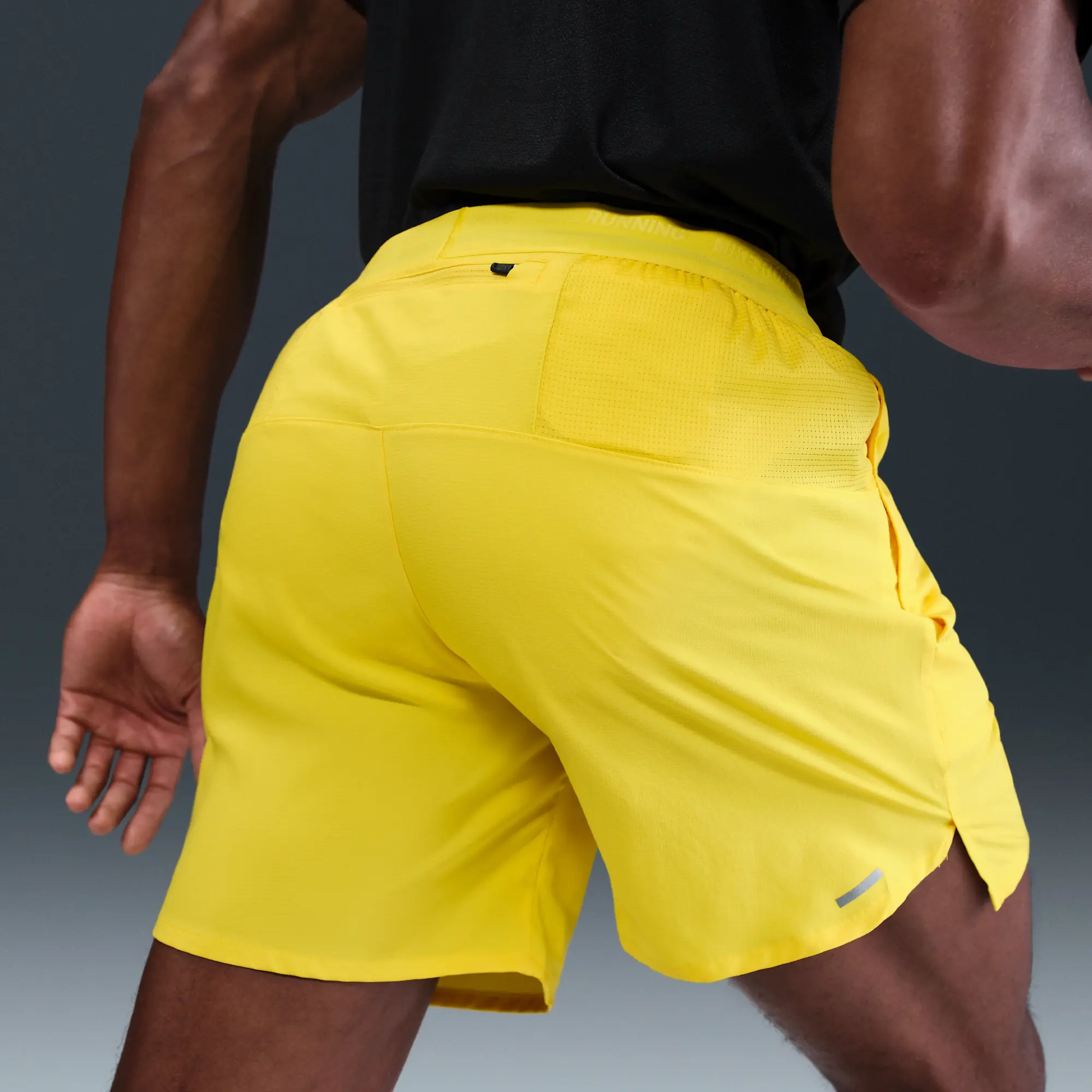 Nike Stride Men's Dri-FIT 18cm (approx.) Brief-Lined Running Shorts - Yellow - Polyester