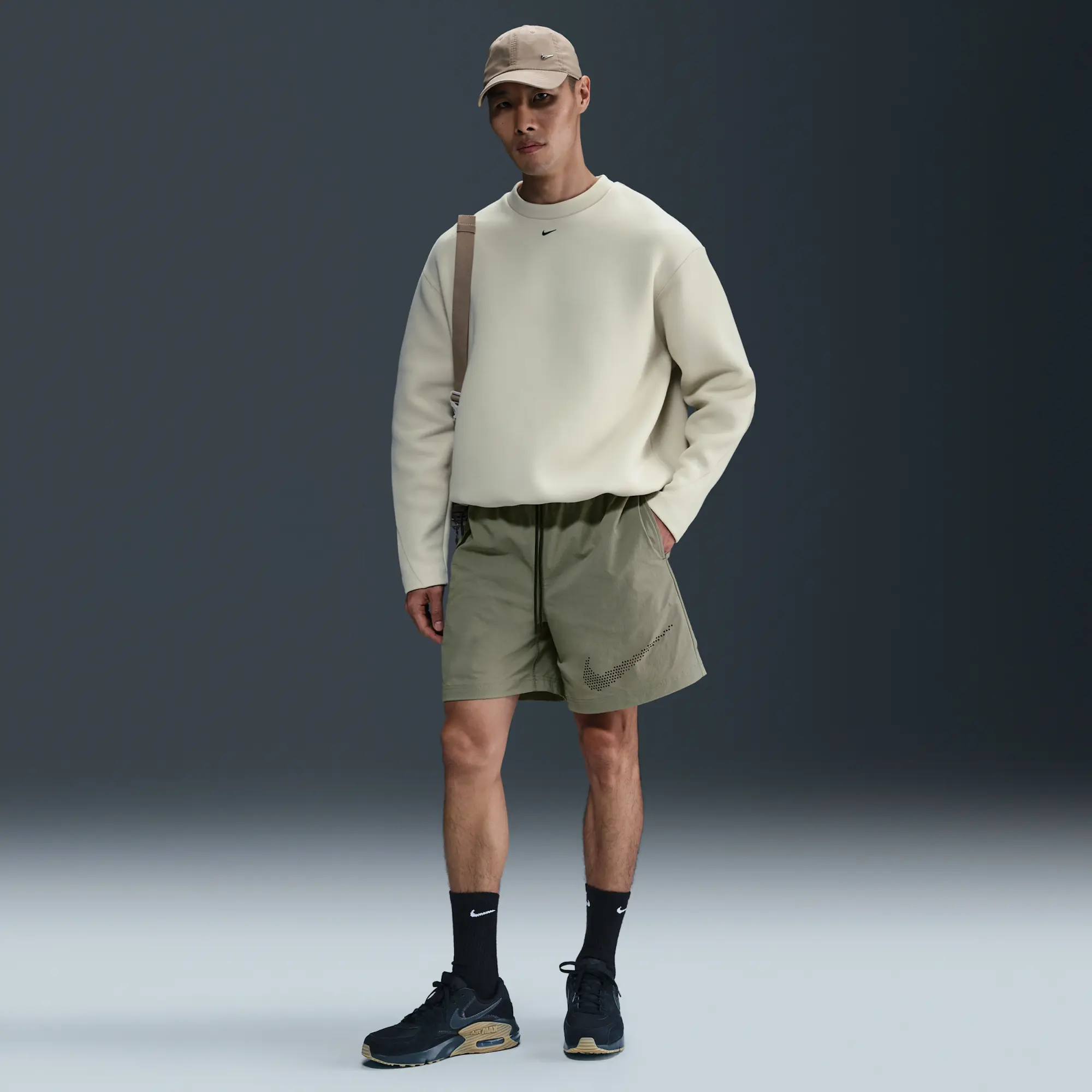 Nike Tech Men's Woven Shorts - Green - Nylon/Elastane