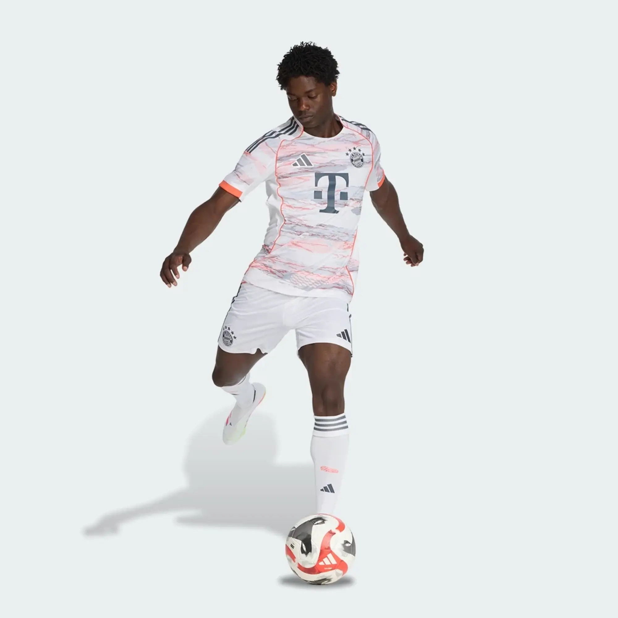 adidas FC Bayern 25/26 Away Shorts