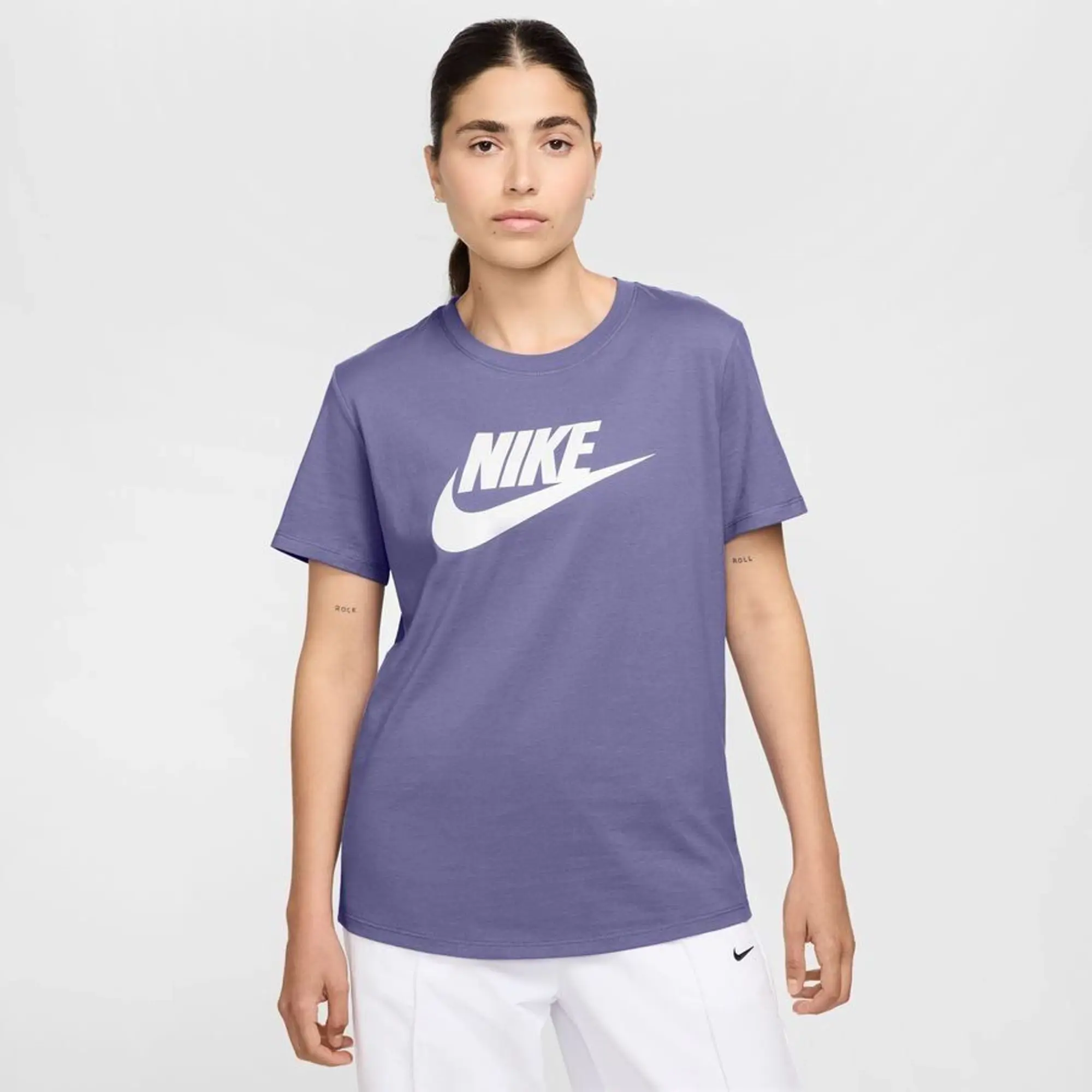 Nike T-Shirt Nsw Essentials - ['Purple']
