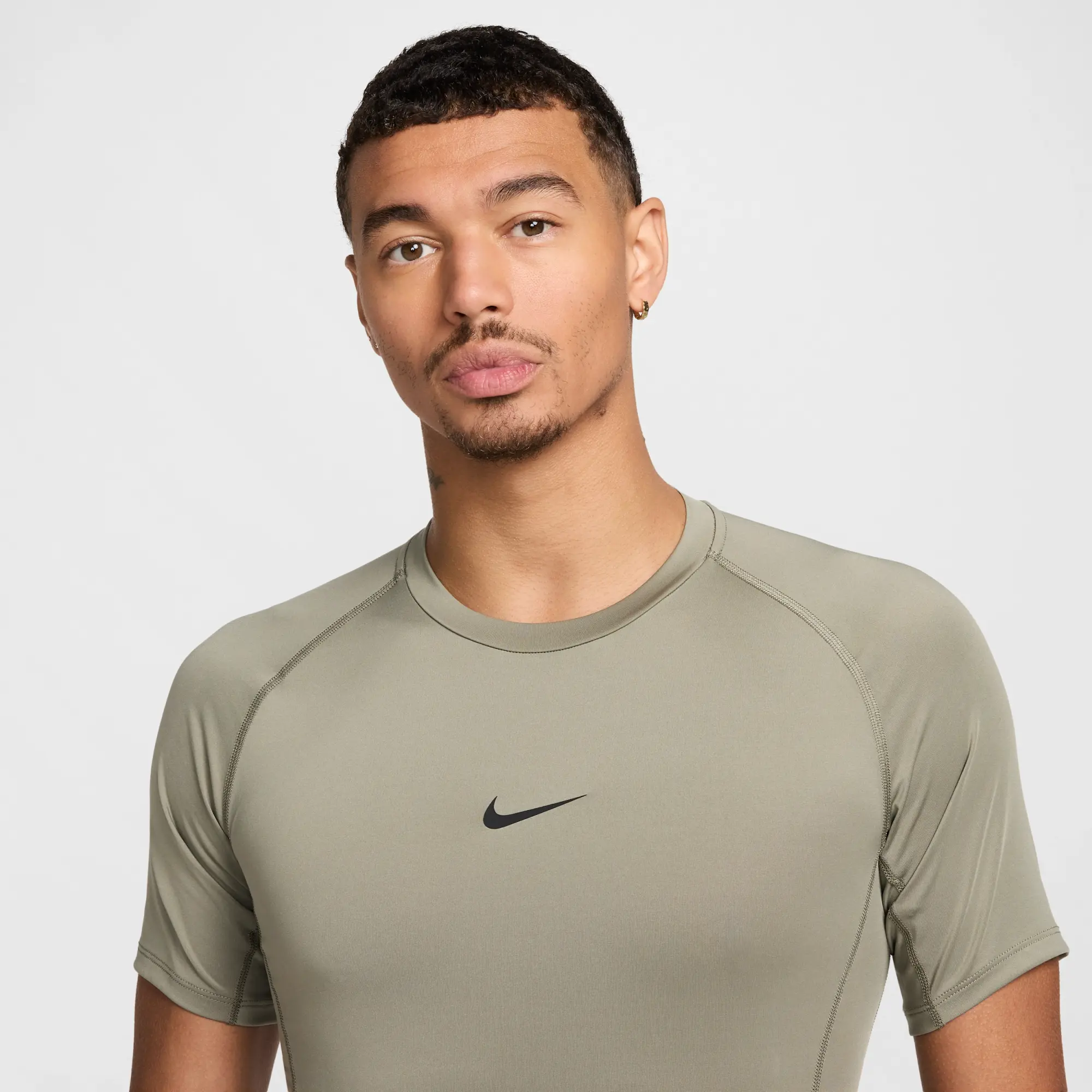 Nike Pro Men's Dri-FIT Tight Short-Sleeve Fitness Top - Green - Polyester/Elastane