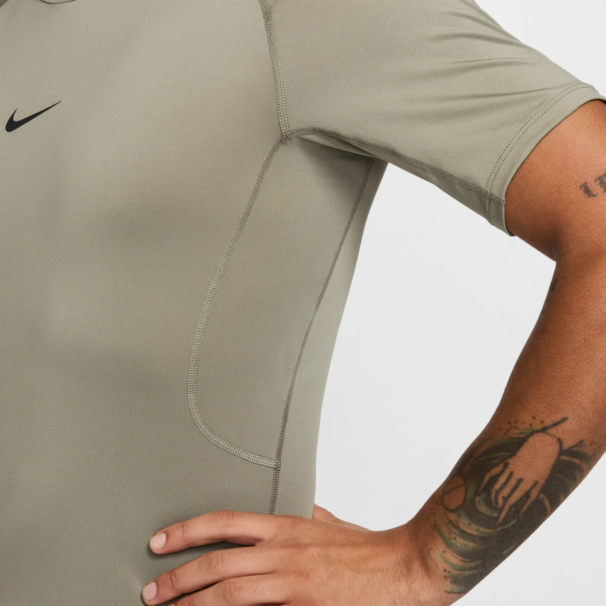 Nike Pro Men's Dri-FIT Tight Short-Sleeve Fitness Top - Green - Polyester/Elastane