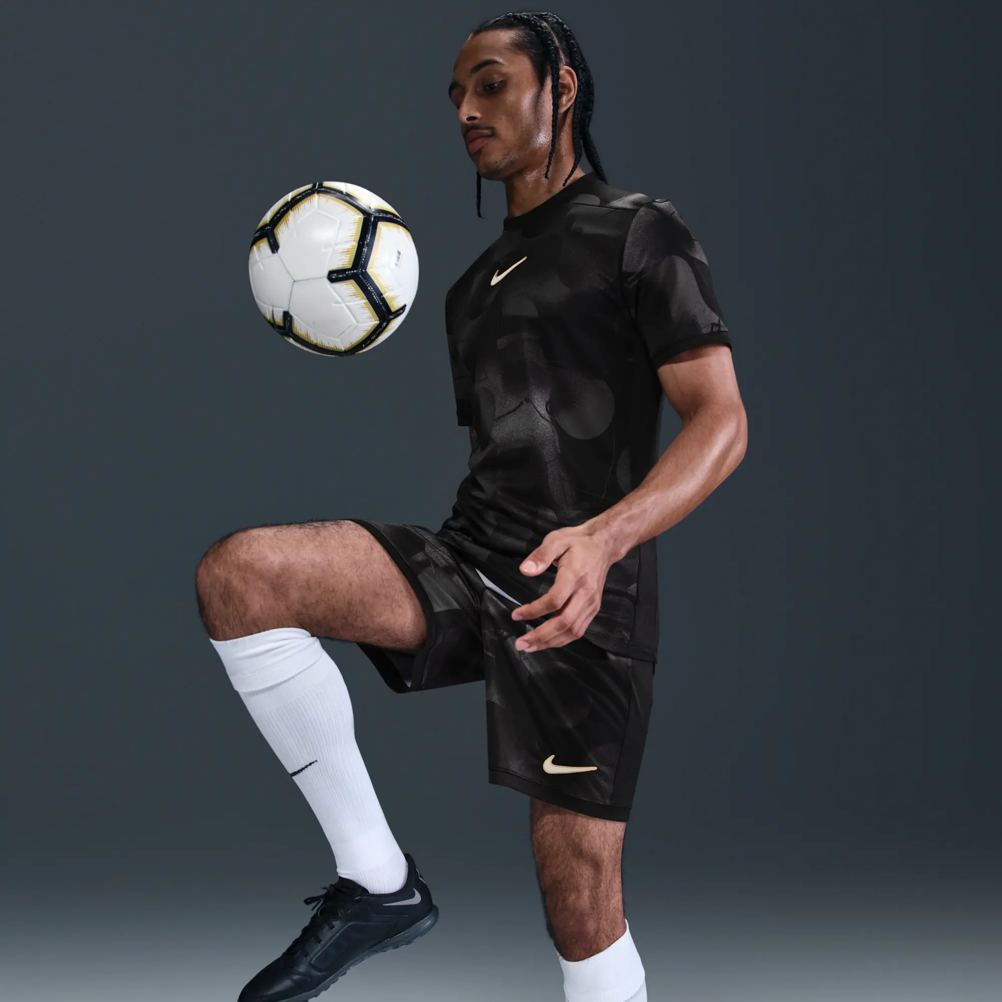 Nike Academy+ Men's Dri-FIT Football Top - Grey - Polyester