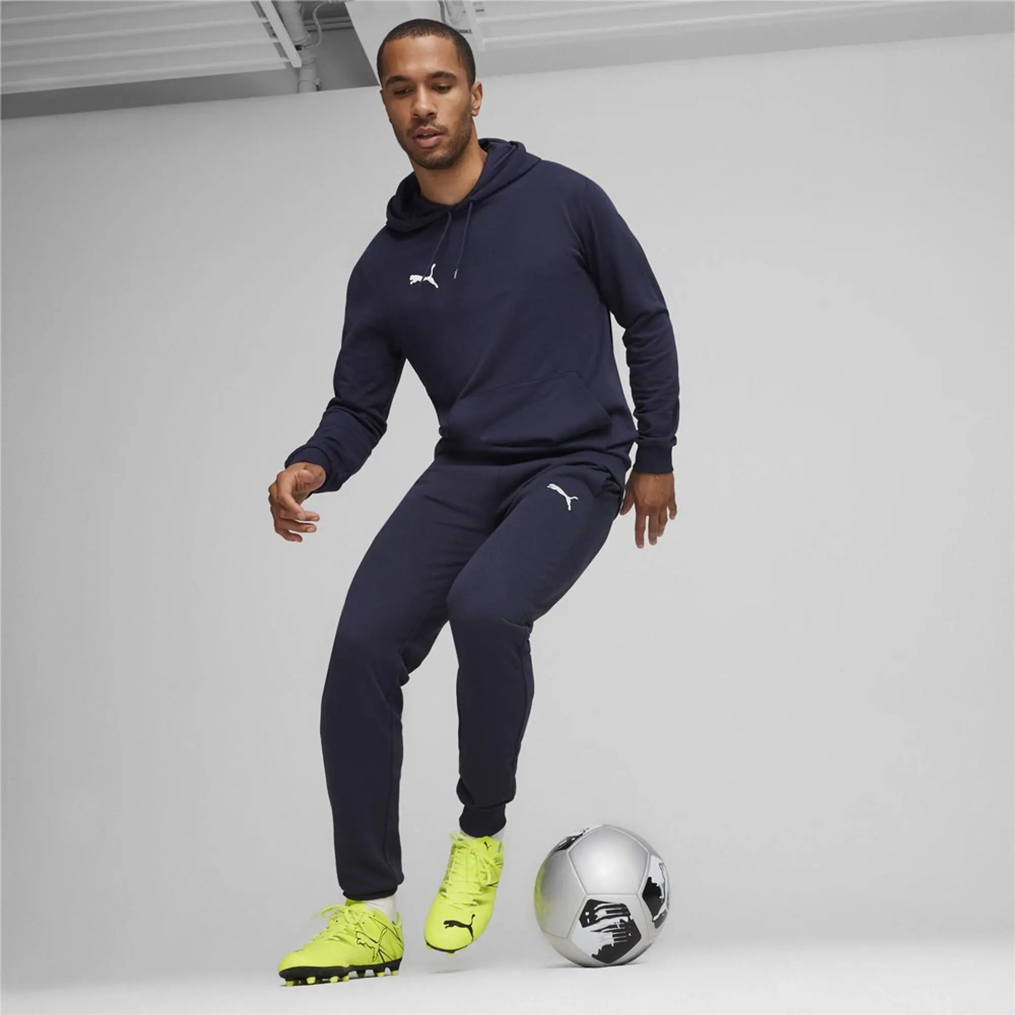 Puma teamGOAL 25 Slim Casuals Pants