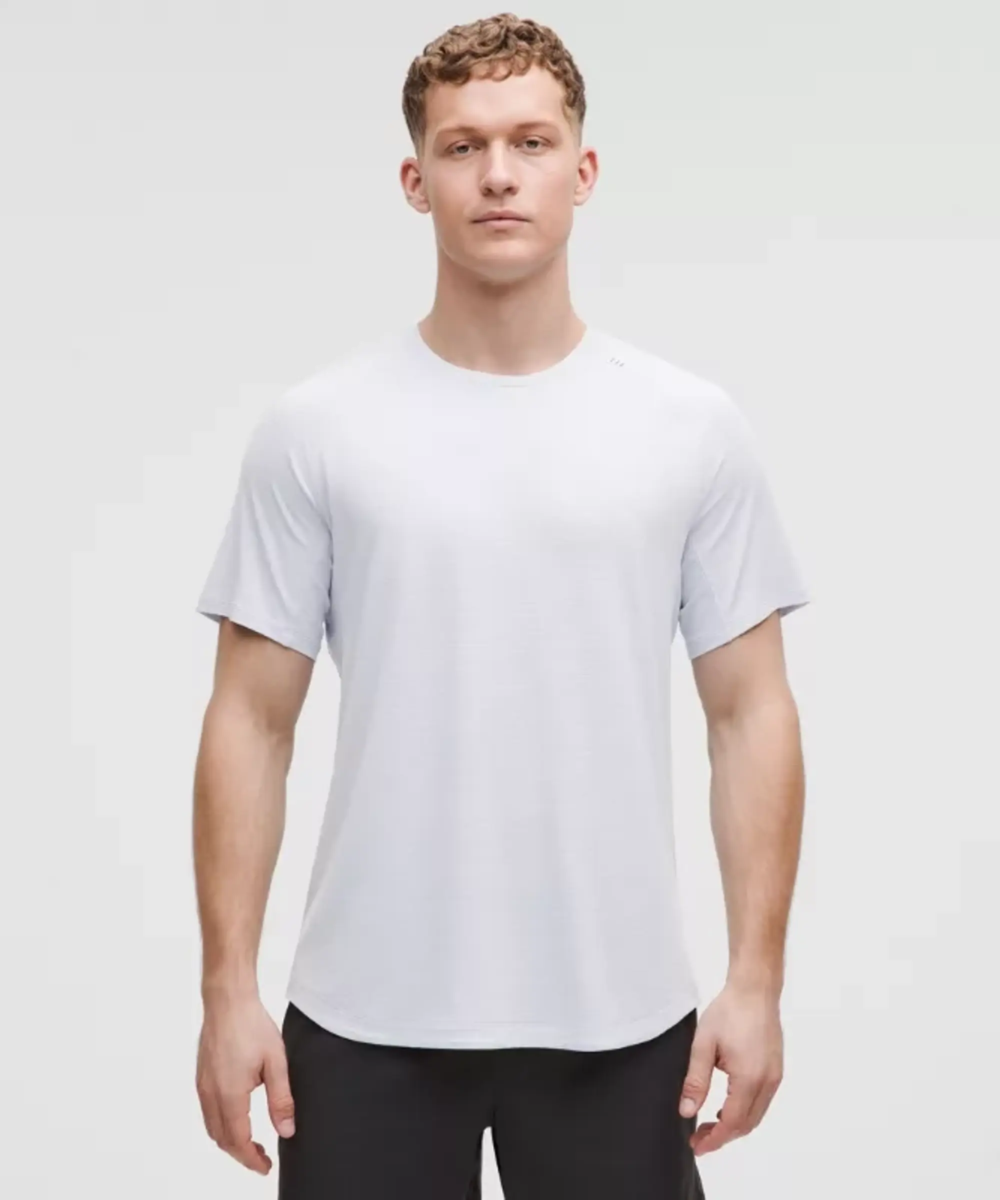 lululemon – Men's License to Train Short-Sleeve Shirt – Color Blue – Size 3XL