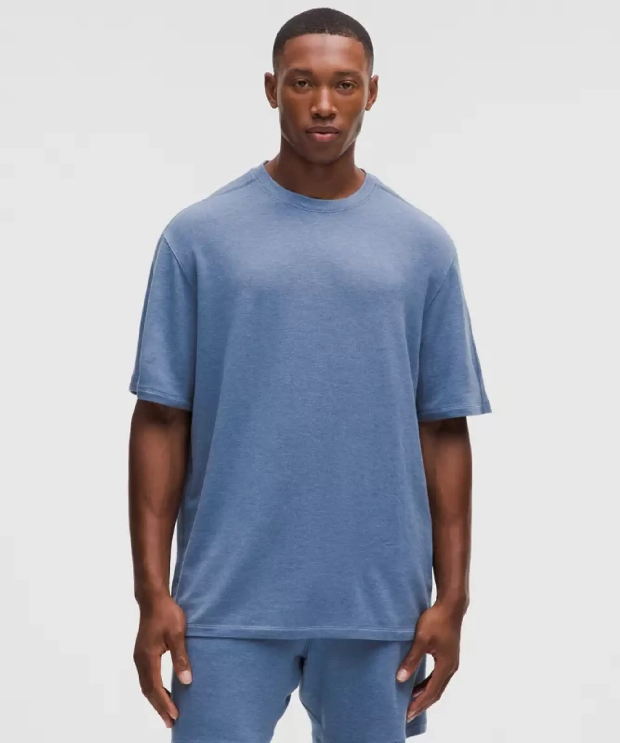 lululemon – Men's BeCalm Relaxed-Fit Short-Sleeve Shirt – Color Blue – Size L