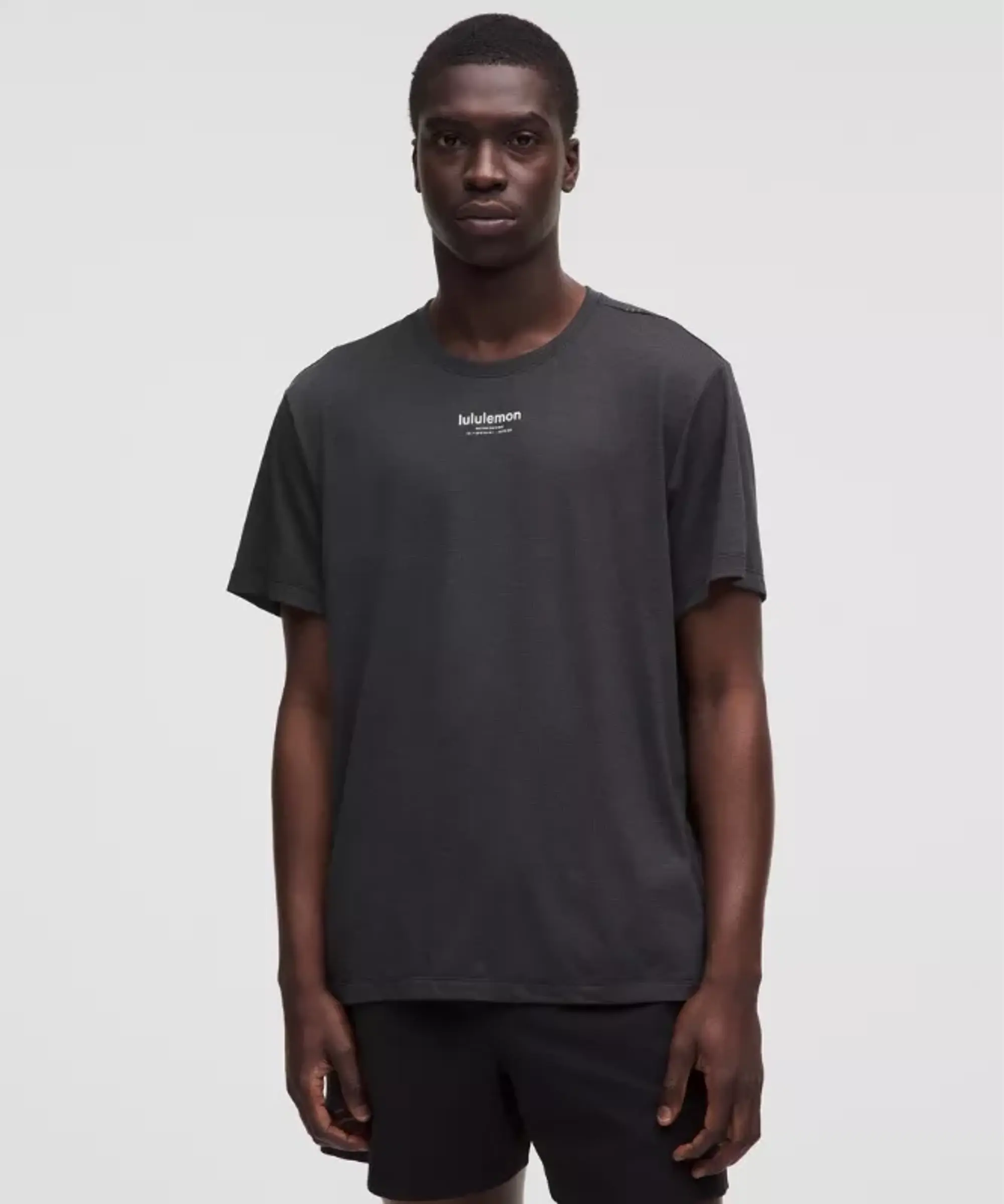 lululemon – Men's Lightweight Knit Workout Short-Sleeve Shirt – Color Black/Grey – Size L