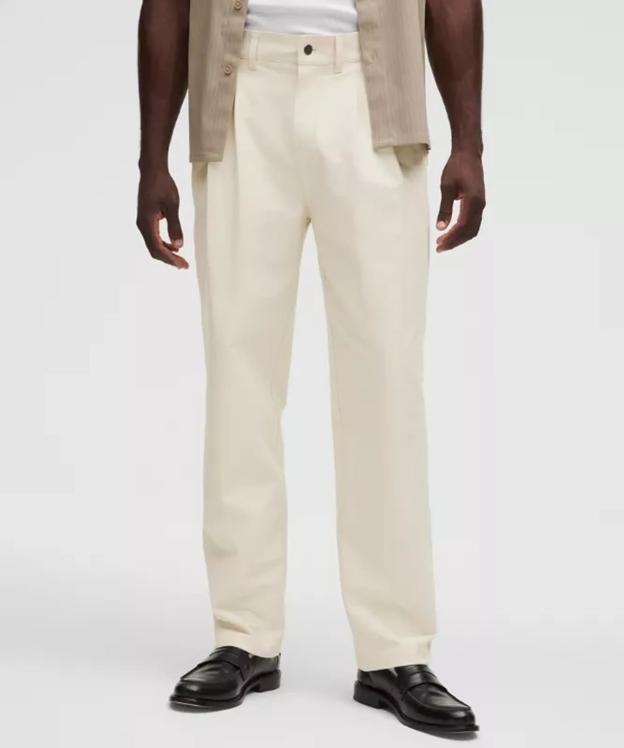 lululemon – Men's Utilitech Twill Relaxed Pleated Trousers – Color White – Size 29