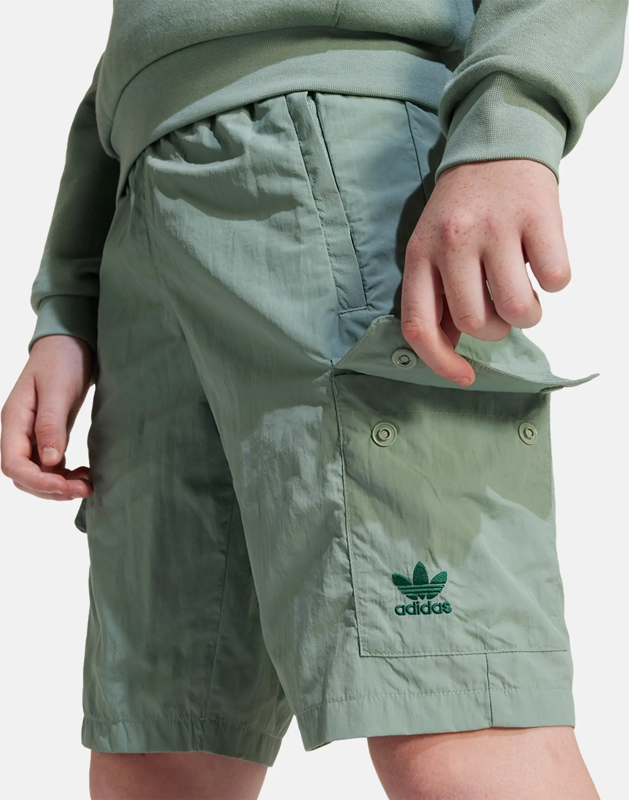 Adidas Originals Older Kids Cargo Shorts in Green 