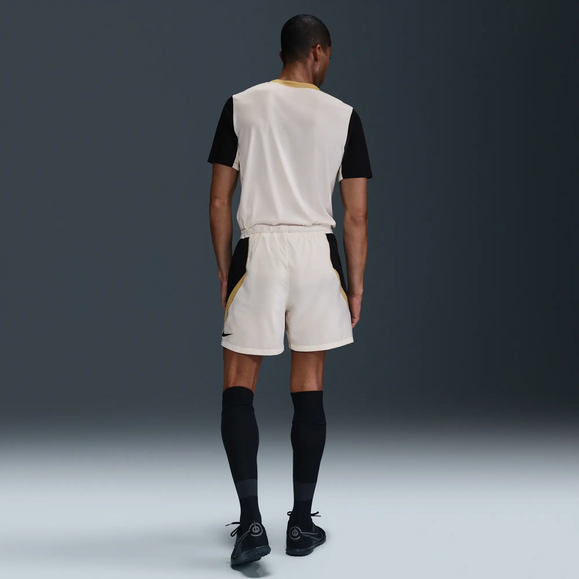 Nike Strike+ Men's Dri-FIT 12.5cm (approx.) Football Shorts - Brown - Polyester