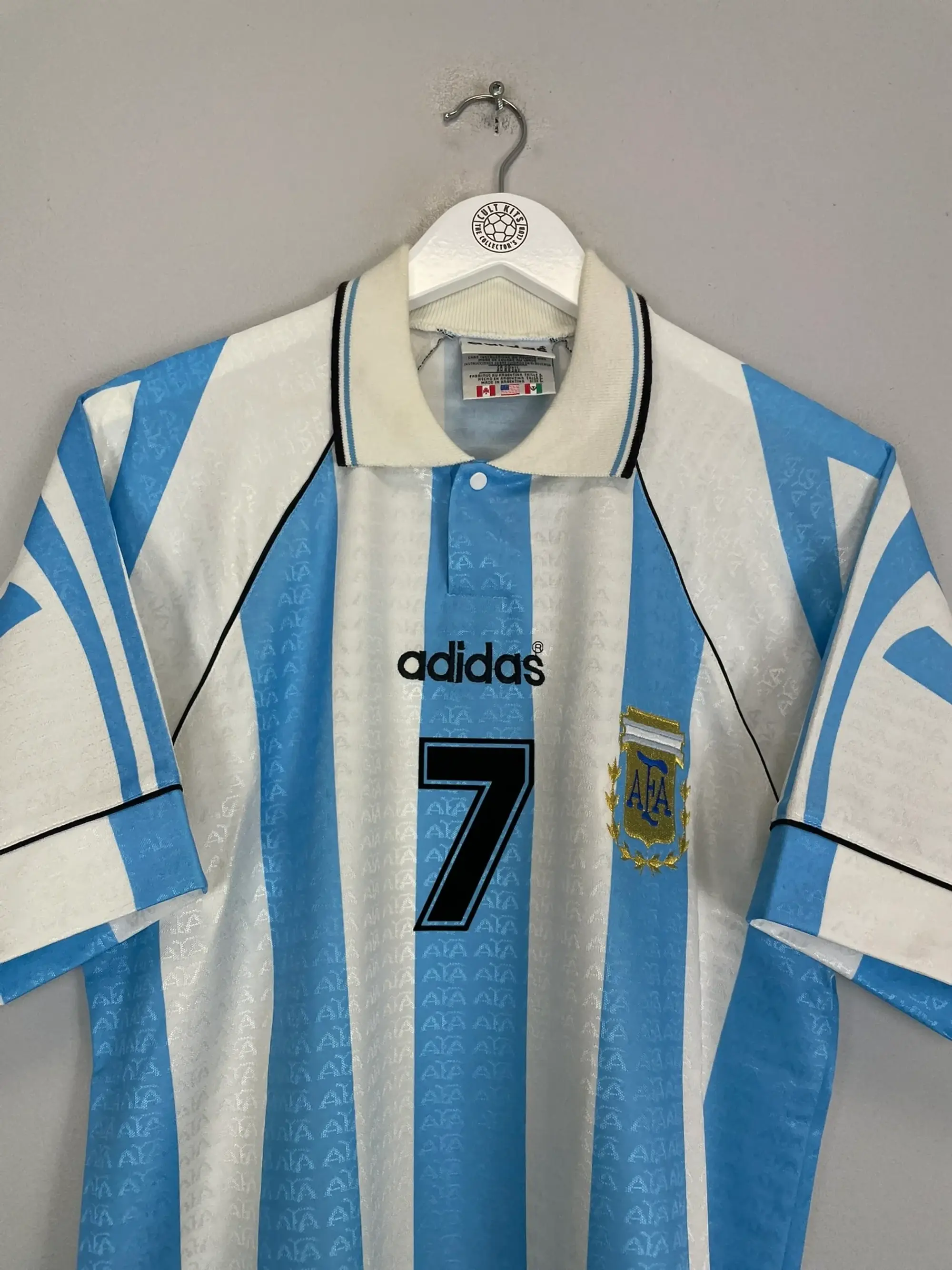 CULT KITS - 2002/03 JAPAN HYUGA #9 HOME SHIRT (XL) ADIDAS