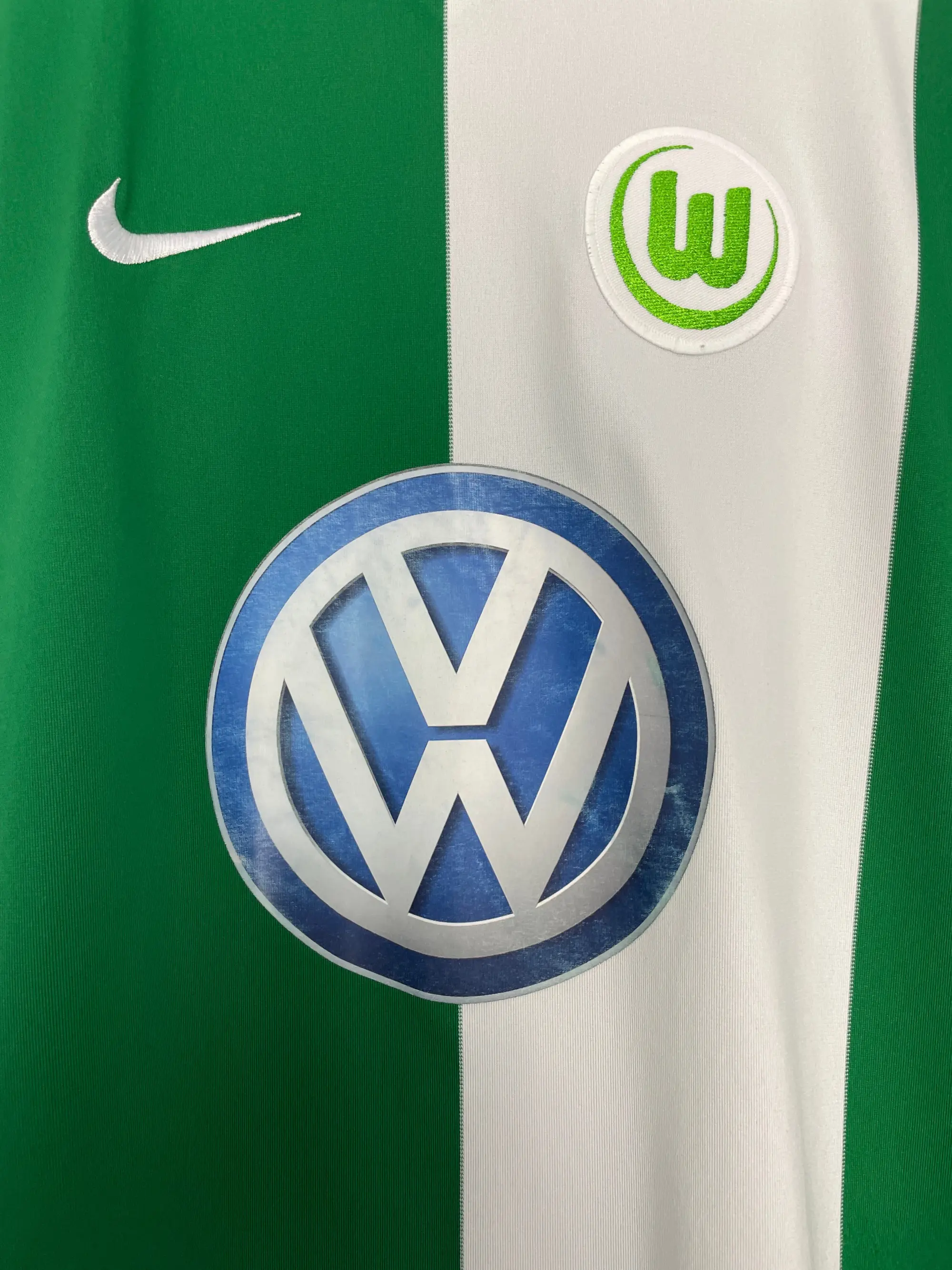 CULT KITS - 2006/07 WOLFSBURG HOME SHIRT (M) NIKE