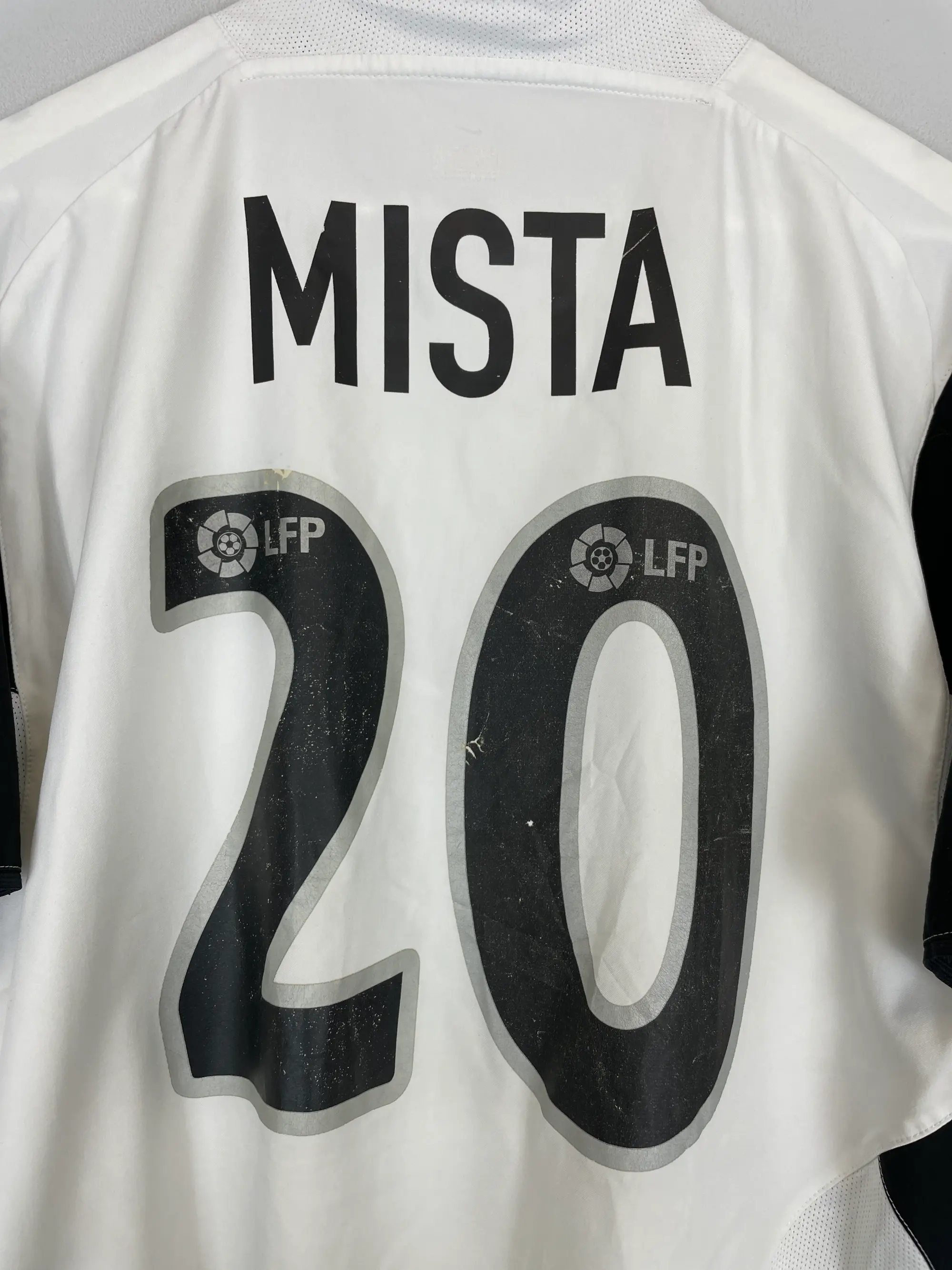 CULT KITS - 2003/04 VALENCIA MISTA #20 HOME SHIRT (L) NIKE