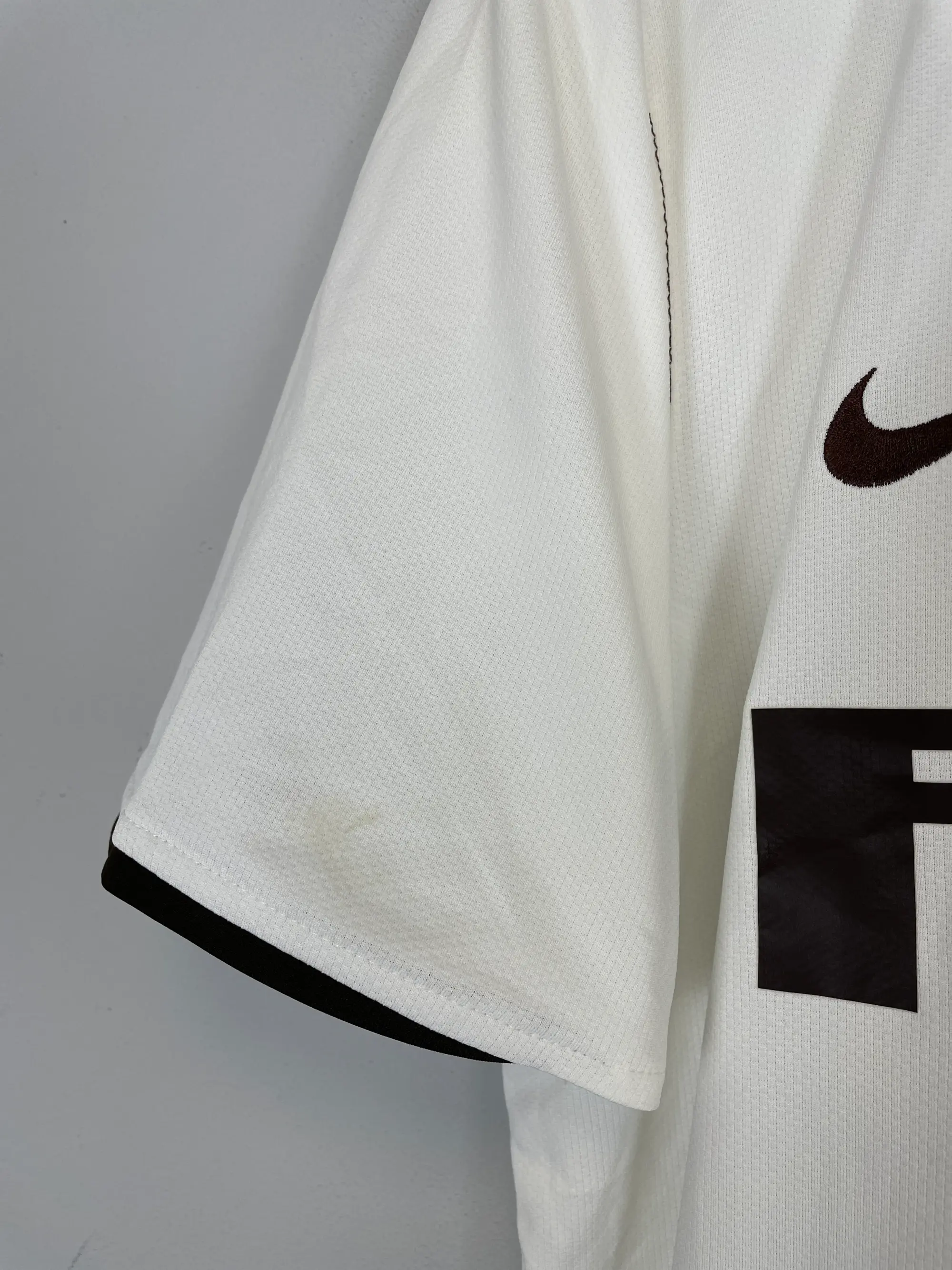 CULT KITS - 2003/04 VALENCIA MISTA #20 HOME SHIRT (L) NIKE