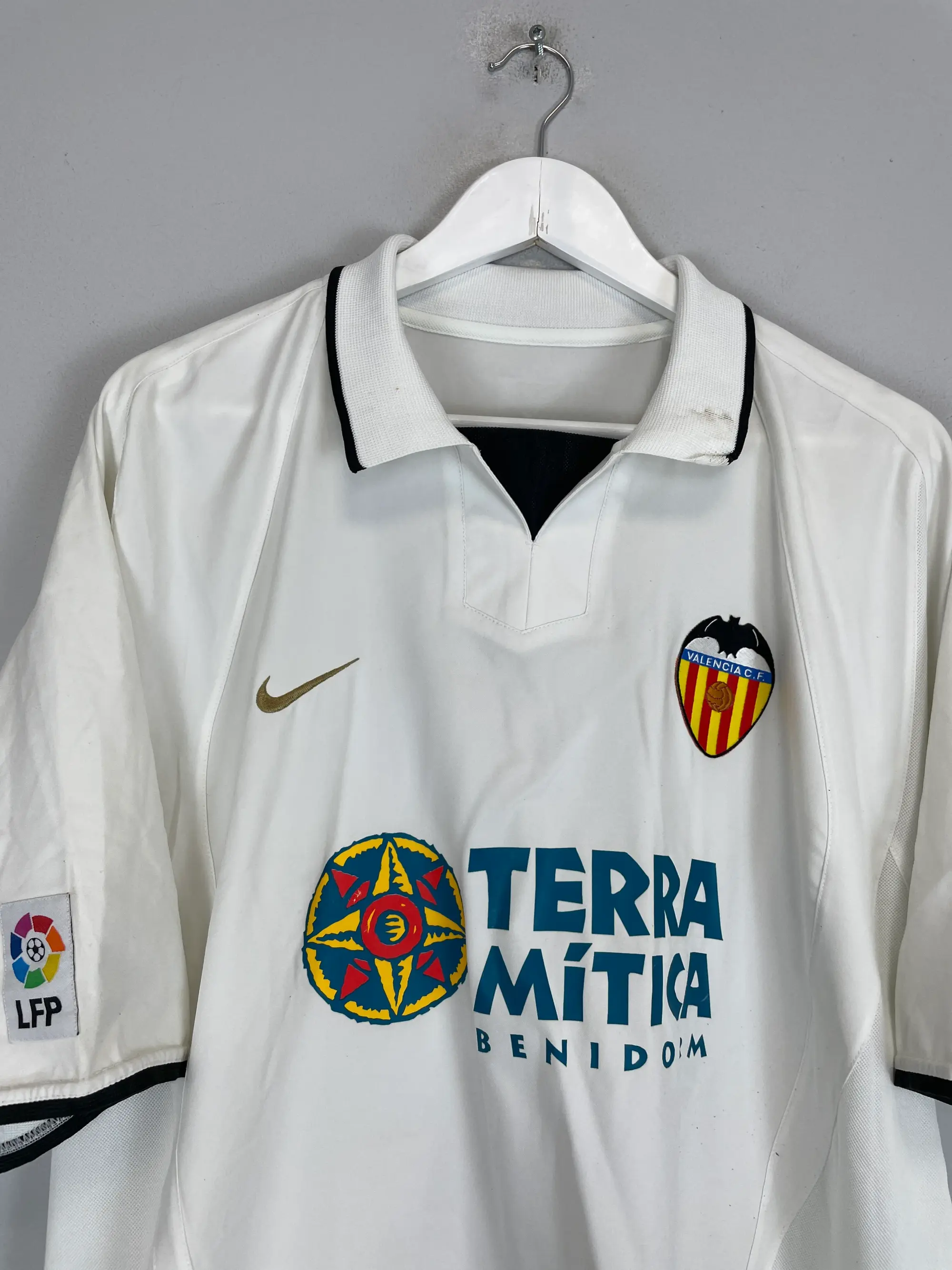CULT KITS - 2002/03 VALENCIA AIMAR #10 HOME SHIRT (XL) NIKE