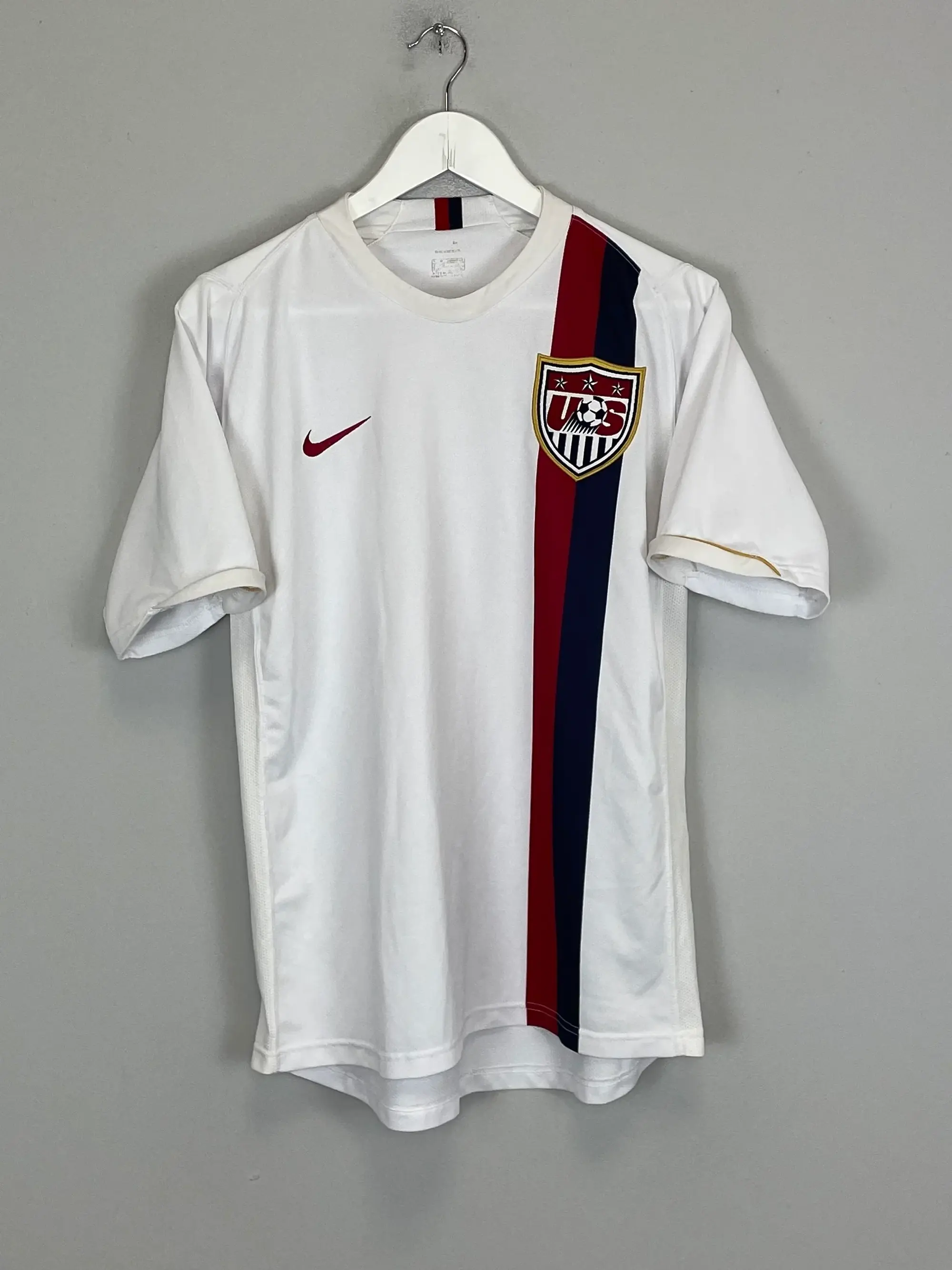 CULT KITS - 2006/08 USA HOME SHIRT (M) NIKE