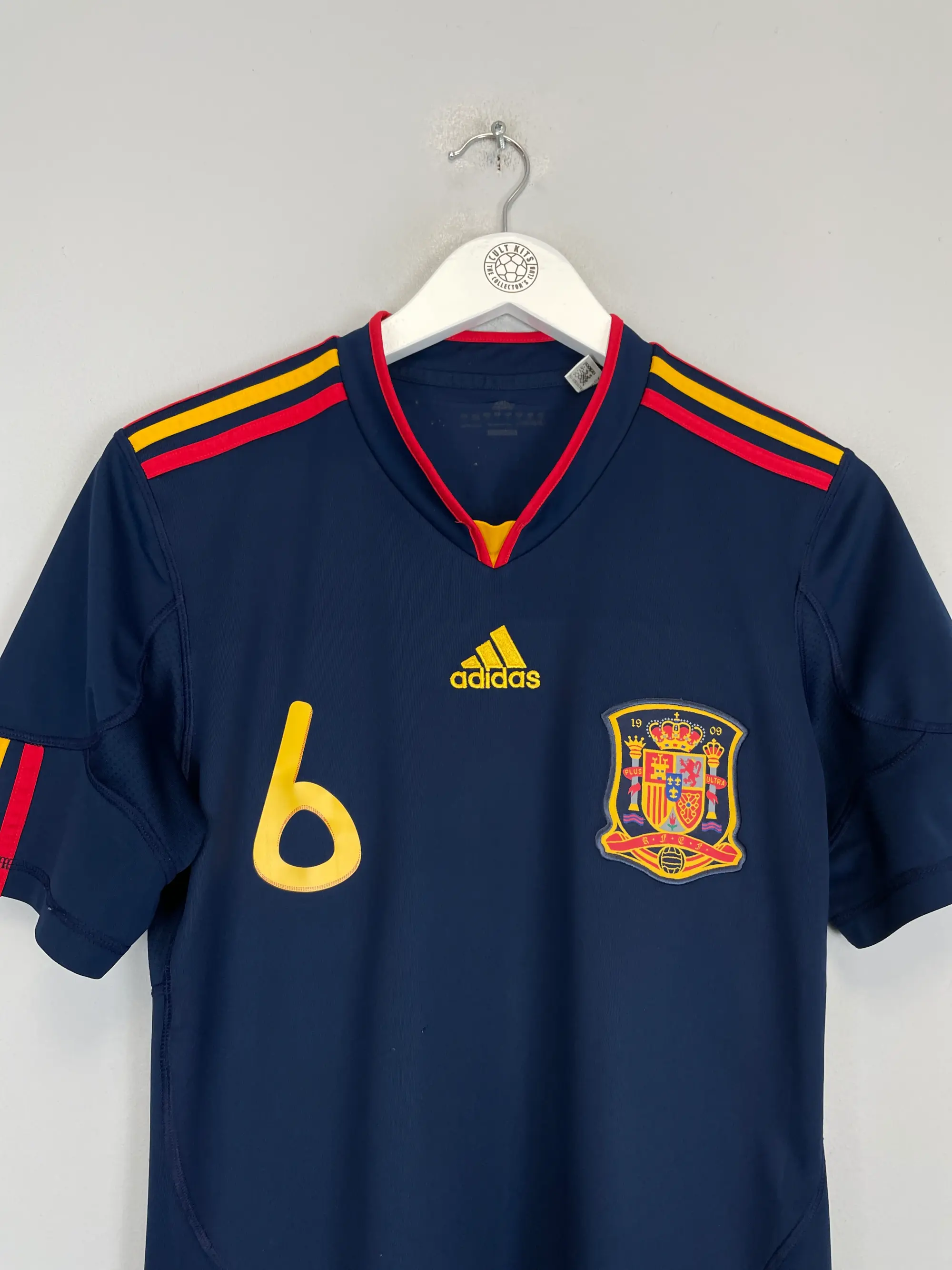CULT KITS - 2010/11 SPAIN INIESTA #6 AWAY SHIRT (S) ADIDAS