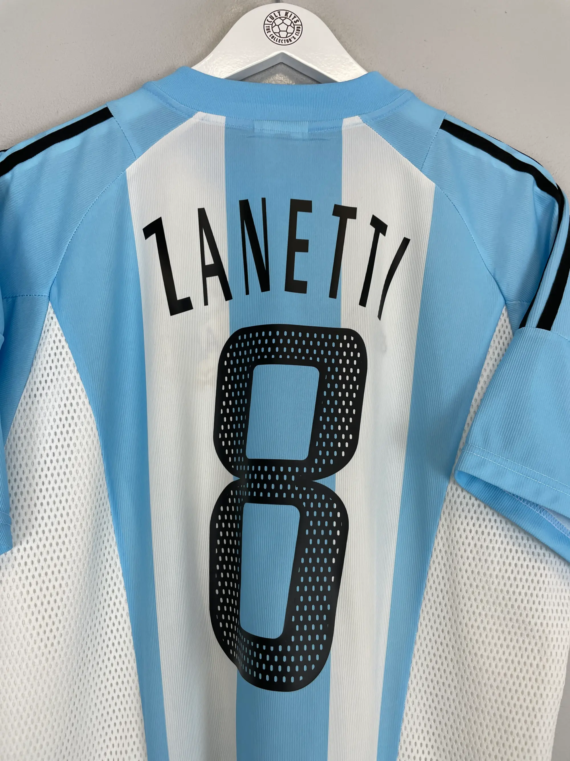 CULT KITS - 2010/11 SPAIN INIESTA #6 AWAY SHIRT (S) ADIDAS