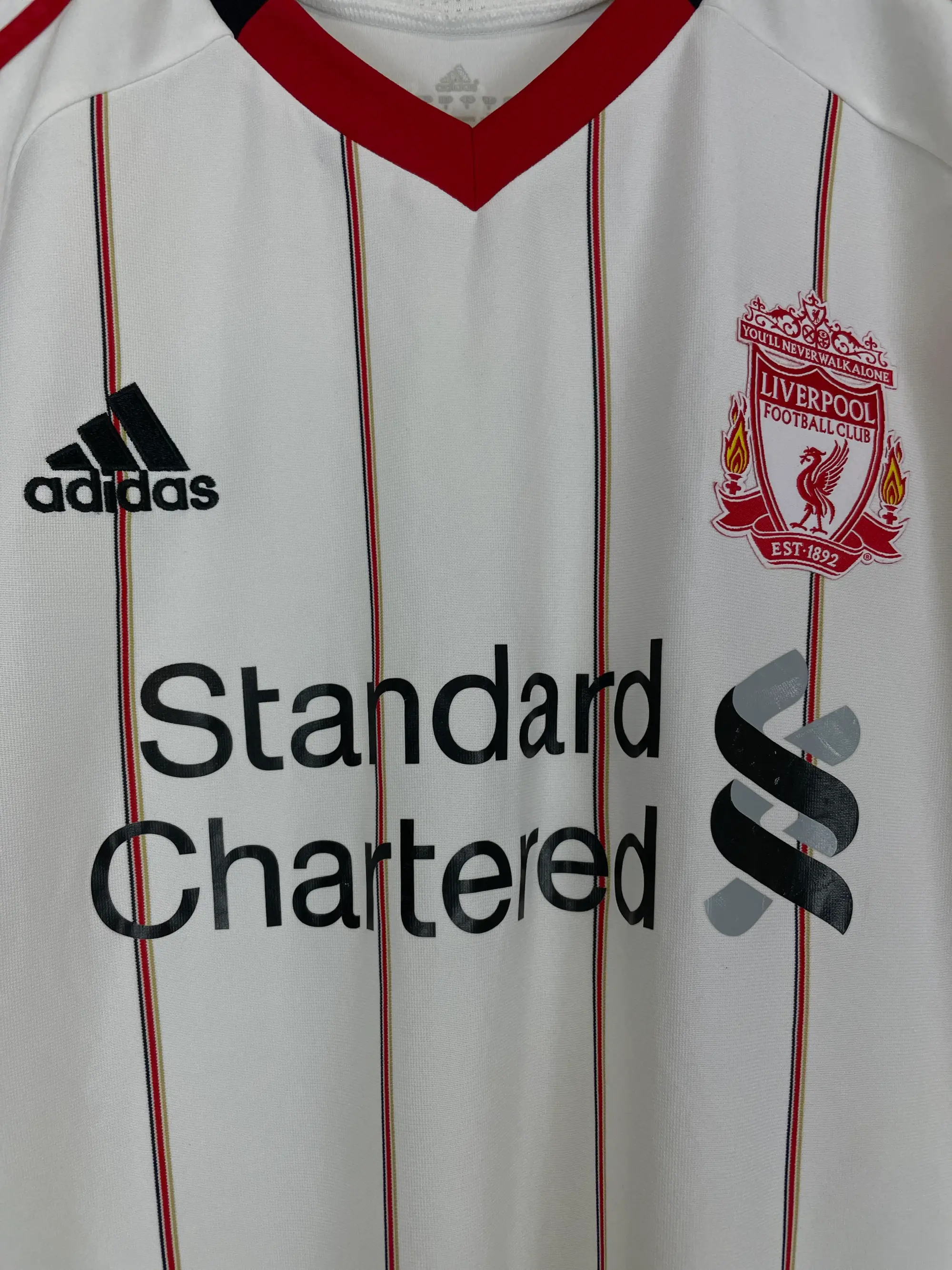CULT KITS - 2017/18 REAL MADRID TRAINING SHIRT (S) ADIDAS