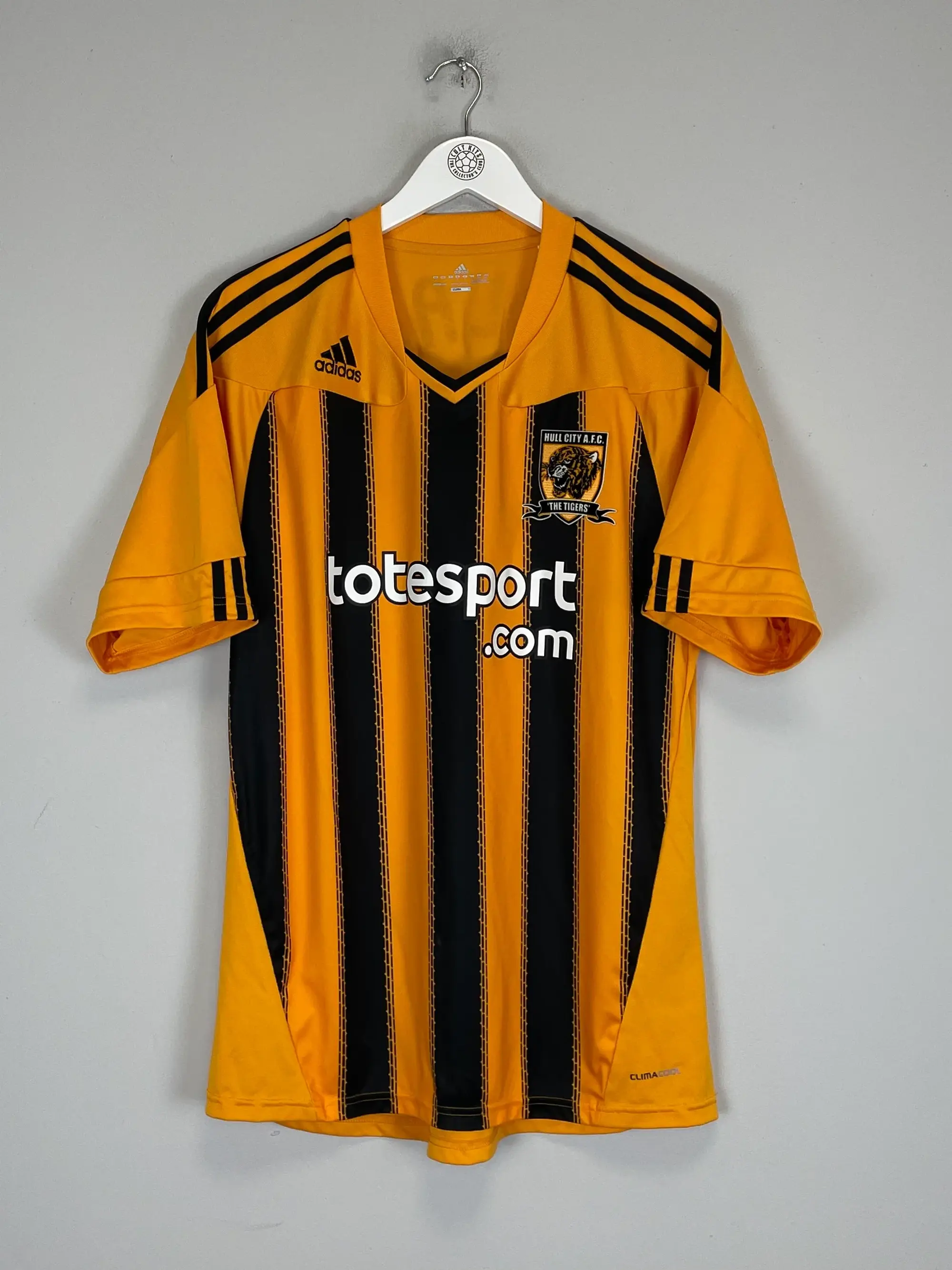 CULT KITS - 2017/18 REAL MADRID TRAINING SHIRT (S) ADIDAS