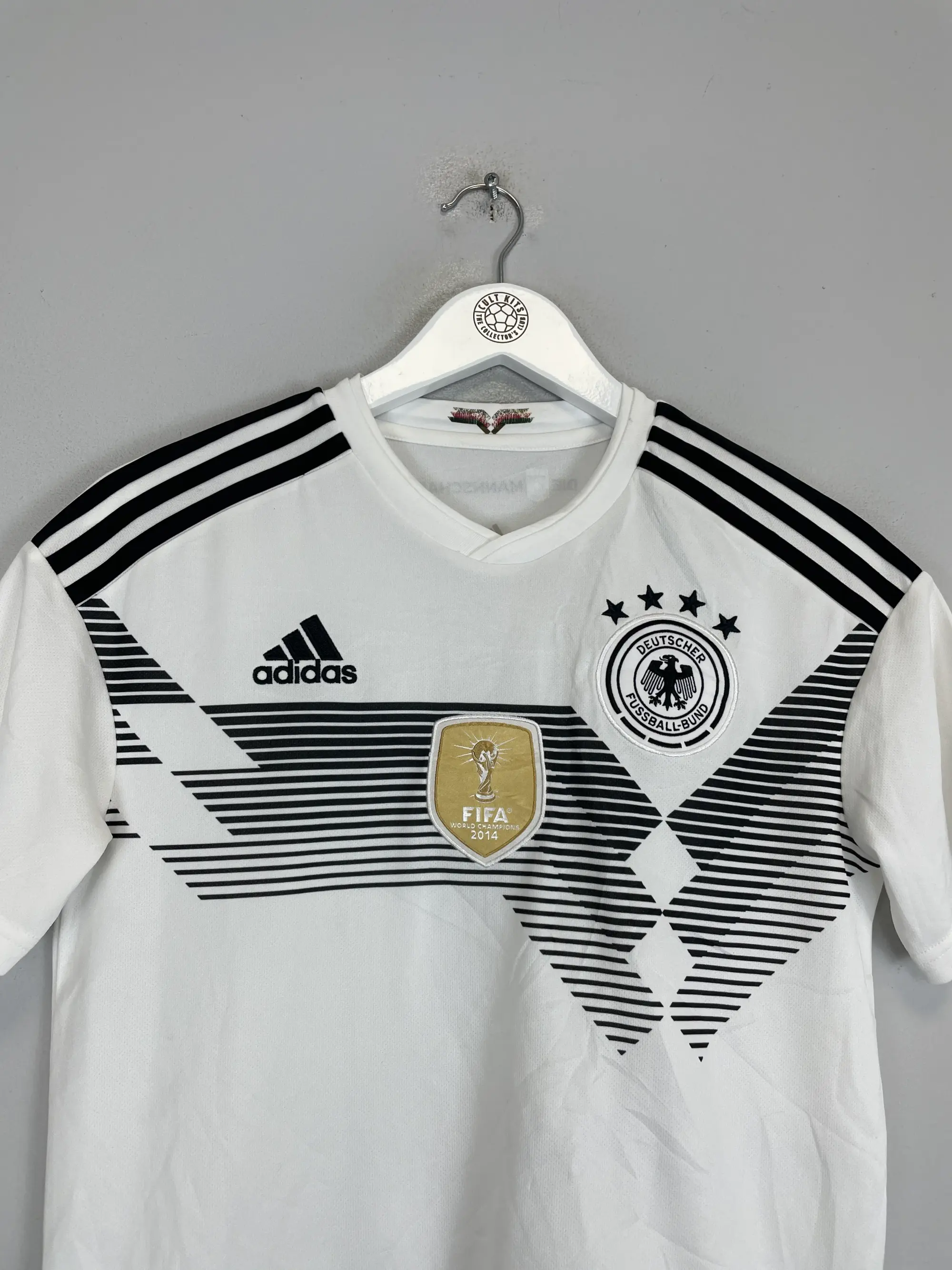 CULT KITS - 2017/18 REAL MADRID TRAINING SHIRT (S) ADIDAS