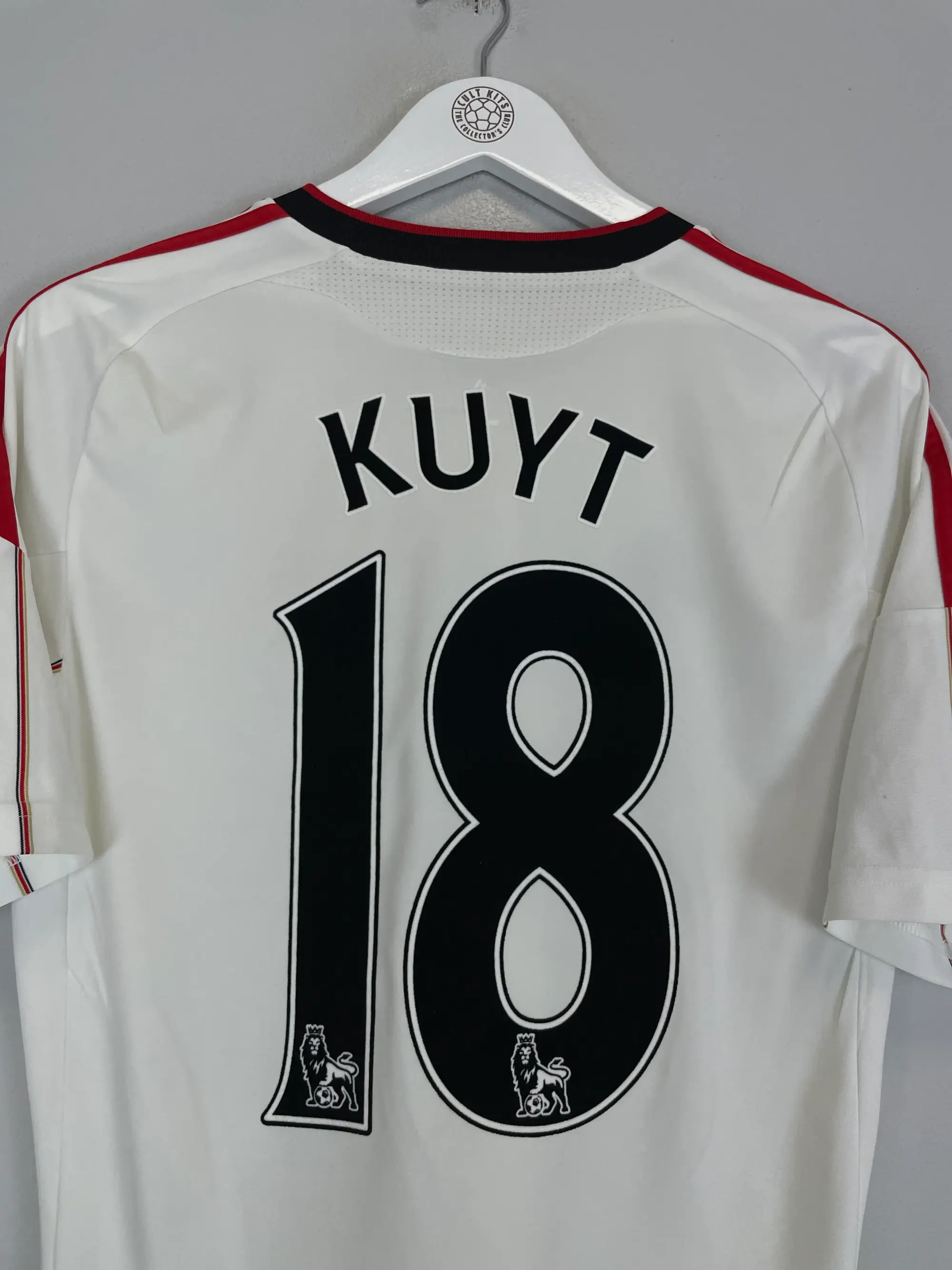 CULT KITS - 2017/18 REAL MADRID TRAINING SHIRT (S) ADIDAS