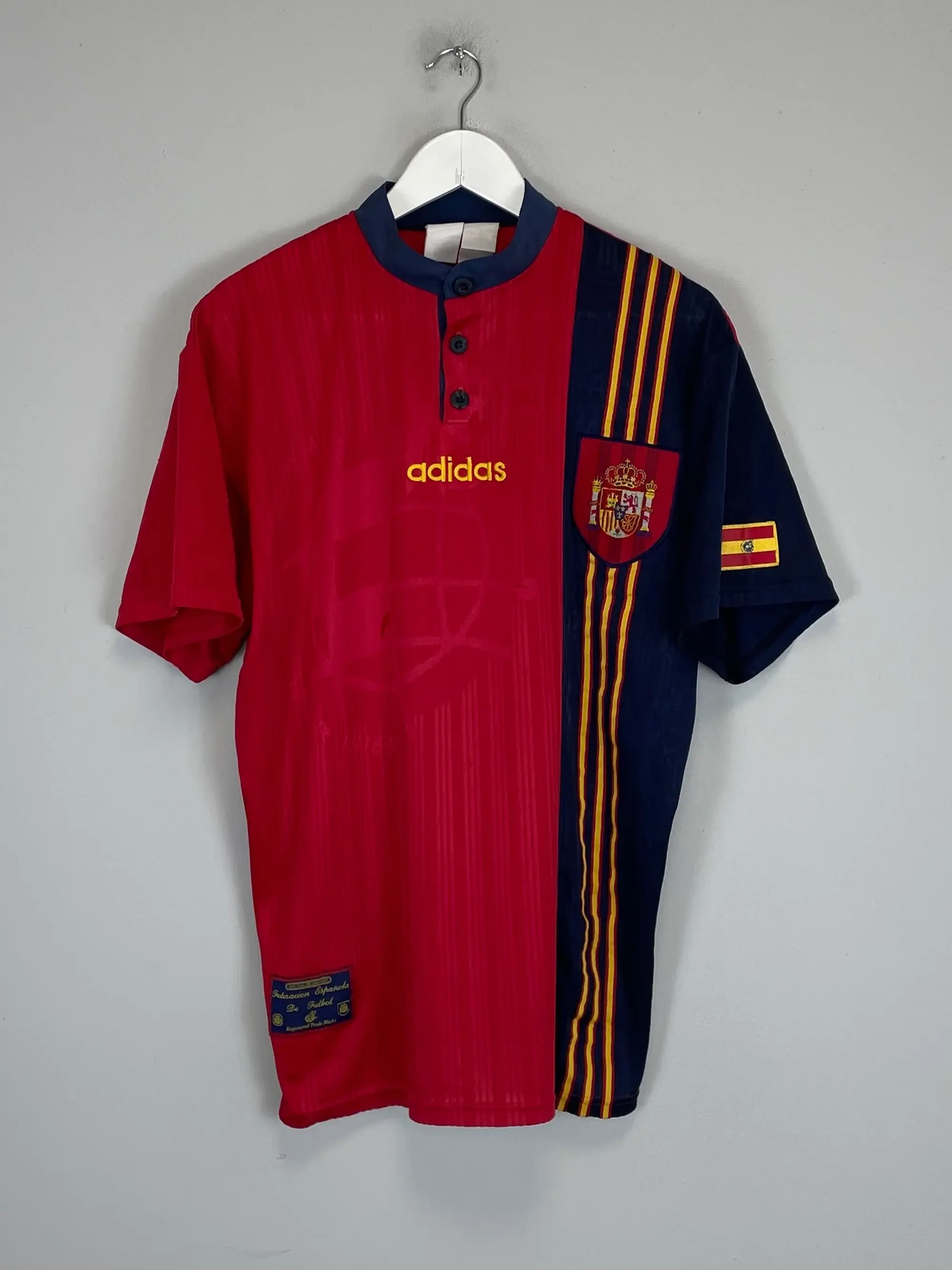 CULT KITS - 1996/98 SPAIN HOME SHIRT (M) ADIDAS