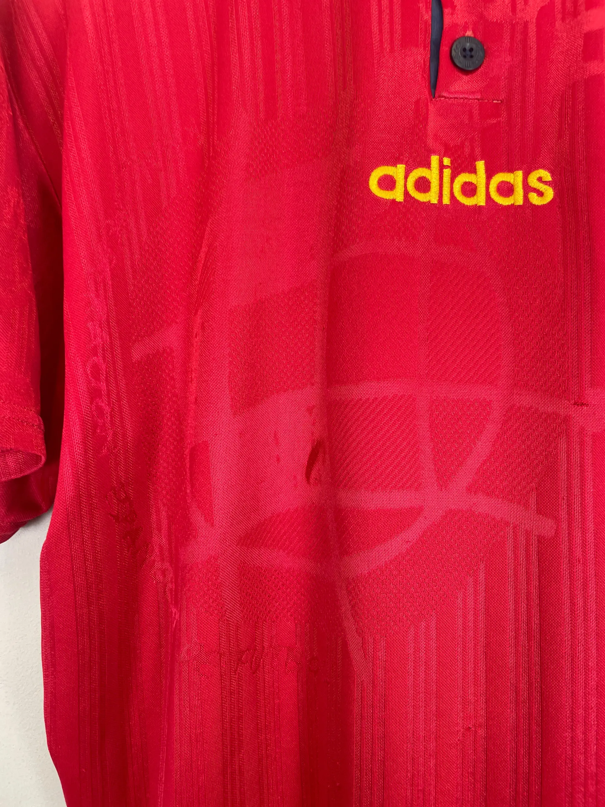 CULT KITS - 1996/98 SPAIN HOME SHIRT (M) ADIDAS