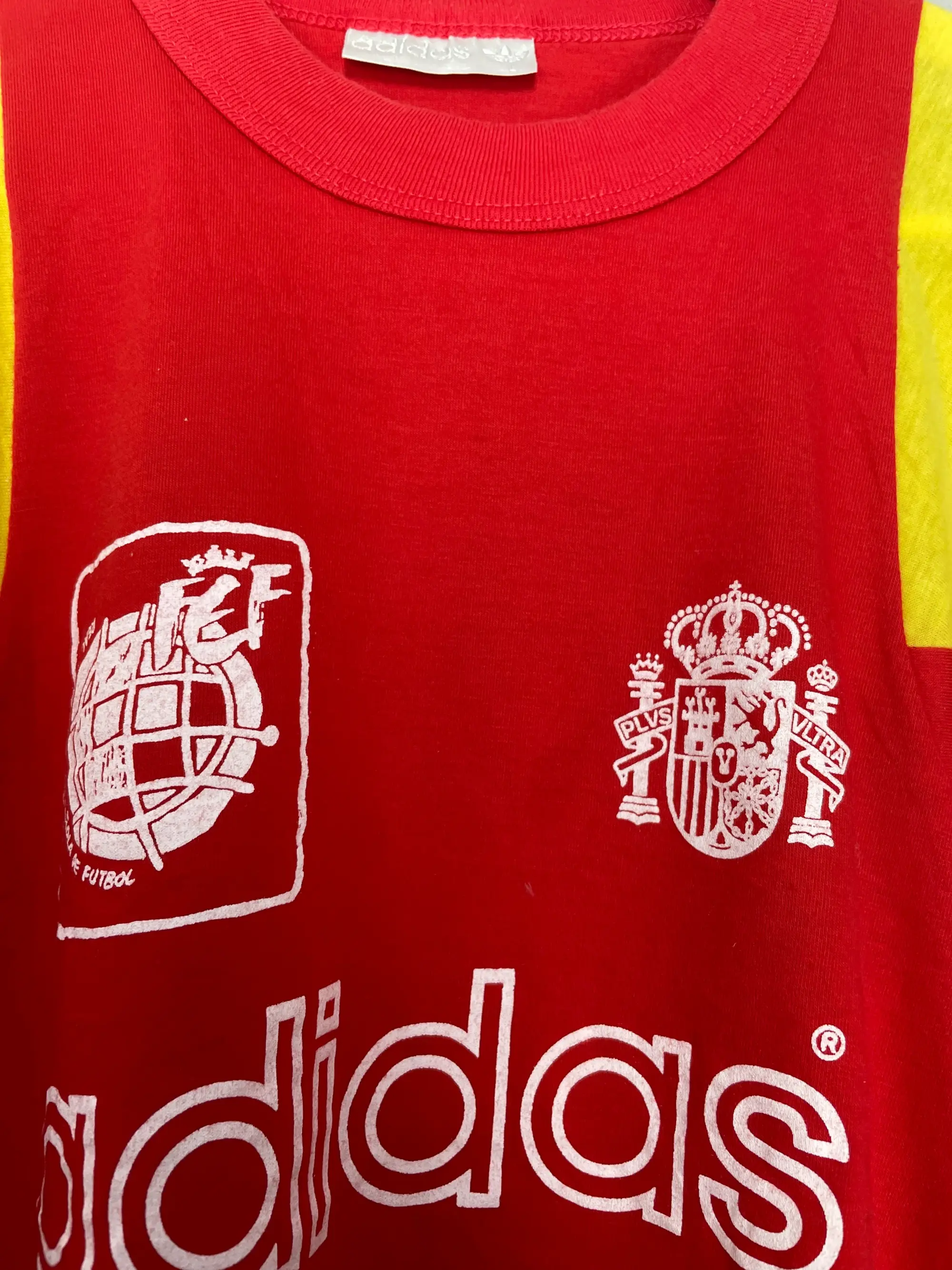 CULT KITS - 1992/94 SPAIN TRAINING SHIRT (S) ADIDAS