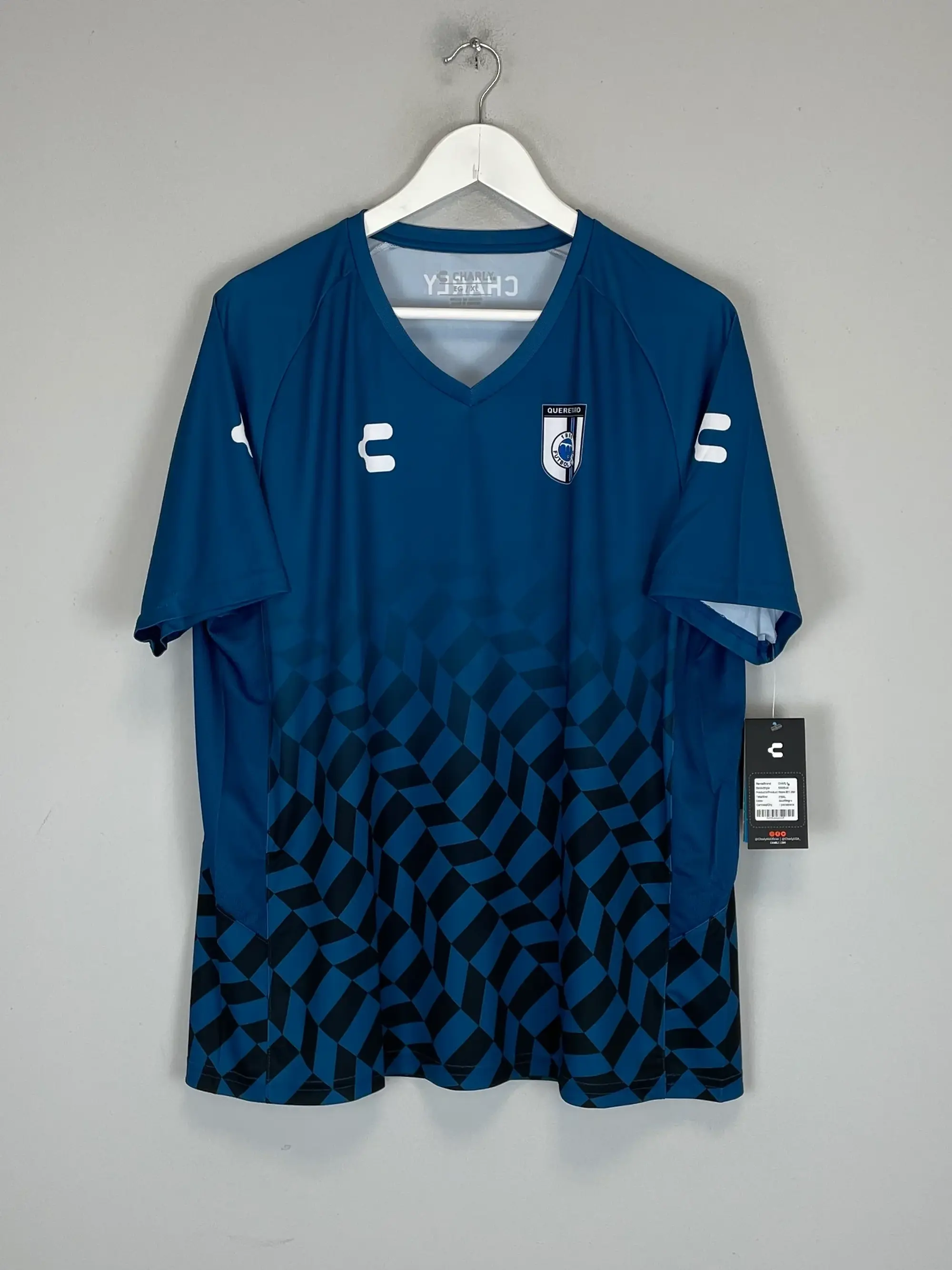CULT KITS - 2021/22 QUERETARO *BNWT* TRAINING SHIRT (XL) CHARLY
