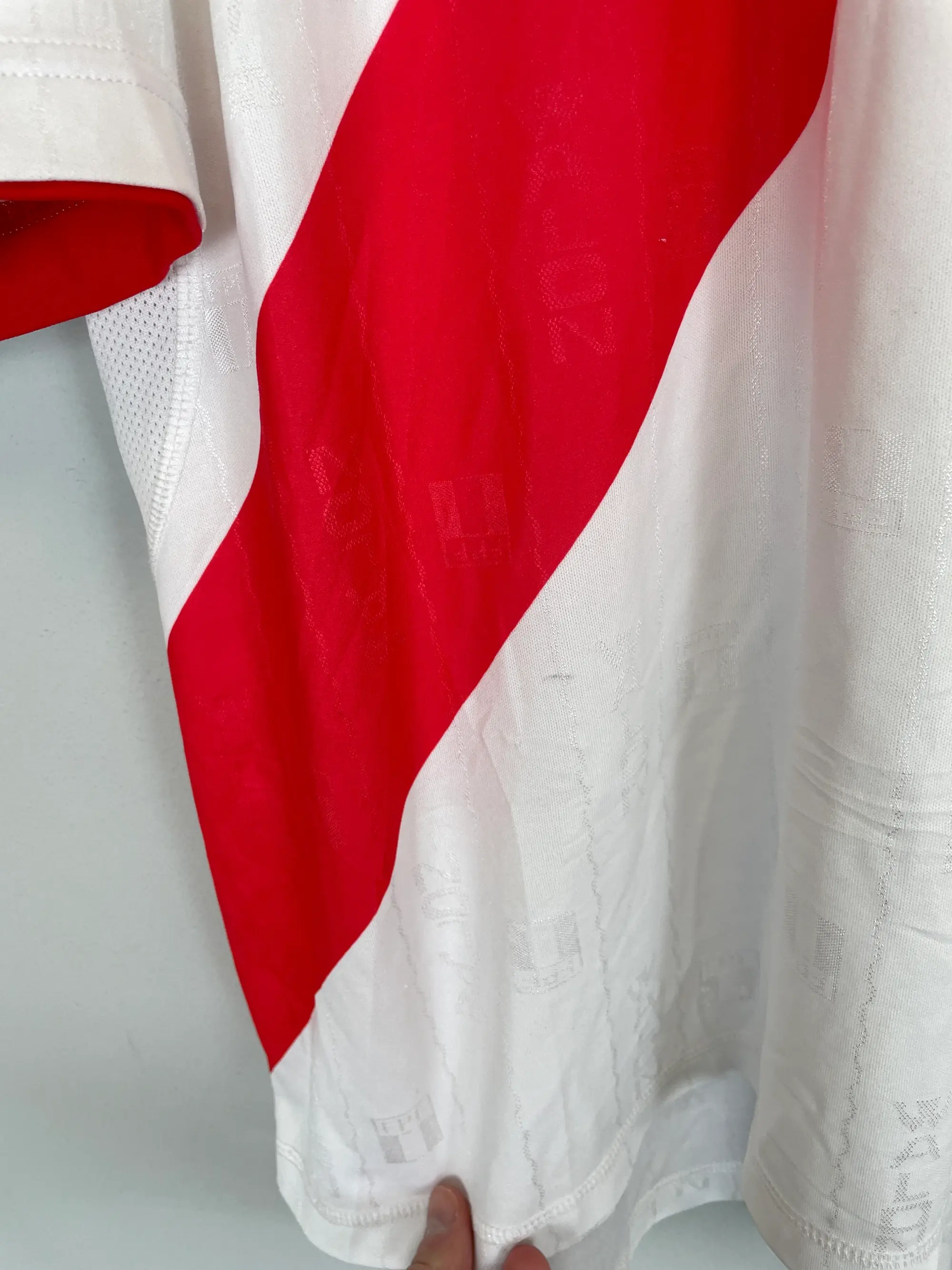 CULT KITS - 2002/03 PERU HOME SHIRT (XL) WALON