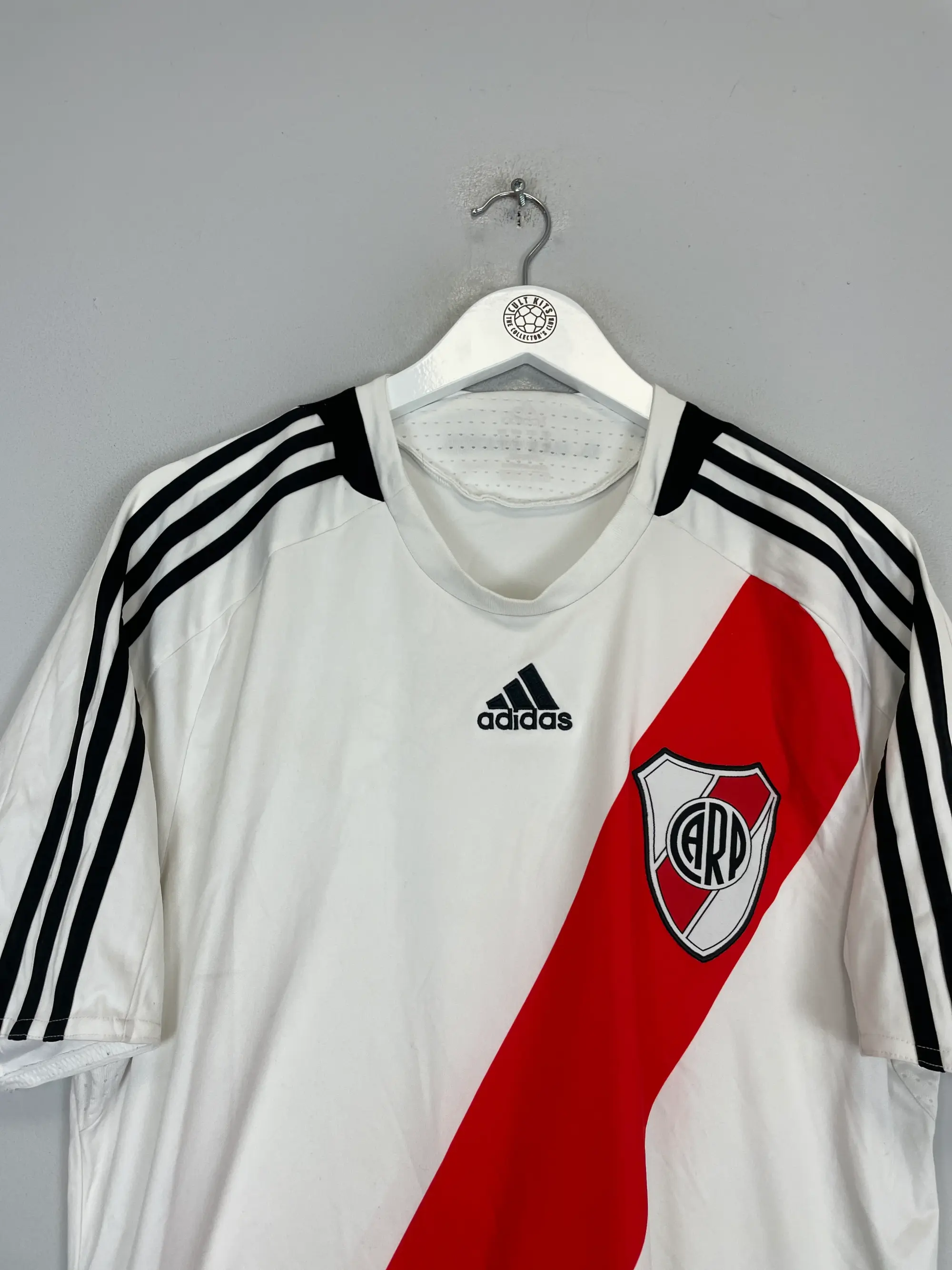 CULT KITS - 2008/10 RIVER PLATE HOME SHIRT (L) ADIDAS