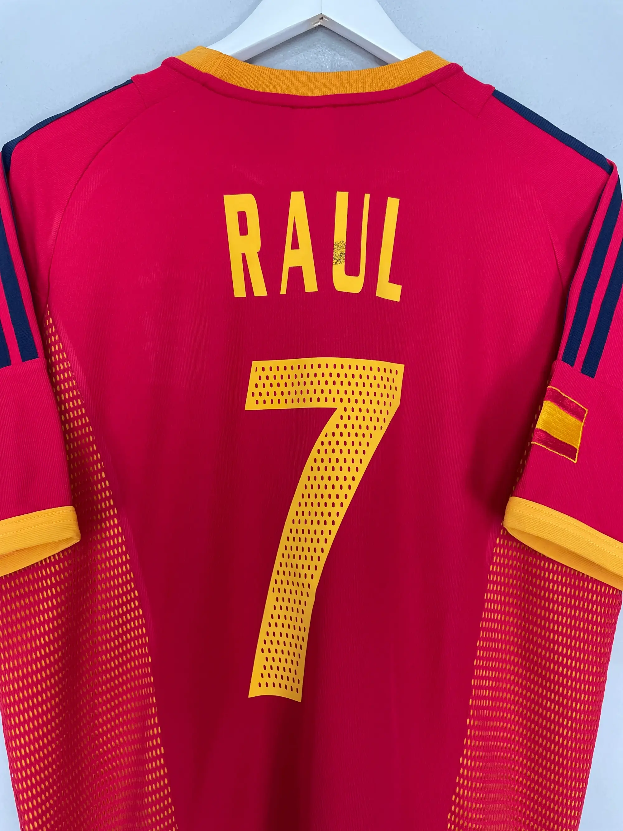 CULT KITS - 2002/04 SPAIN RAUL #7 HOME SHIRT (M) ADIDAS