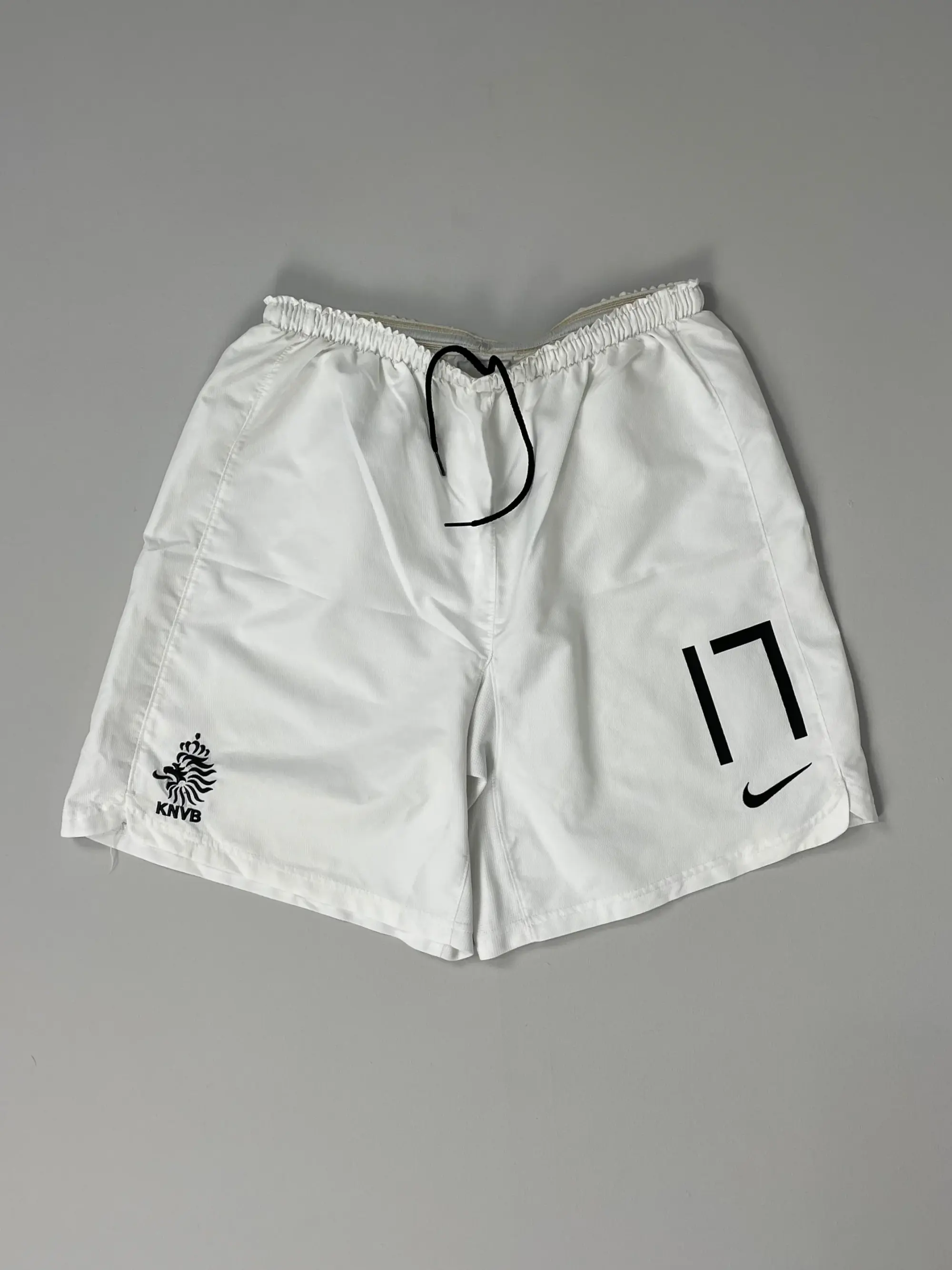 CULT KITS - 2004/06 NETHERLANDS #17 AWAY SHORTS (M) NIKE